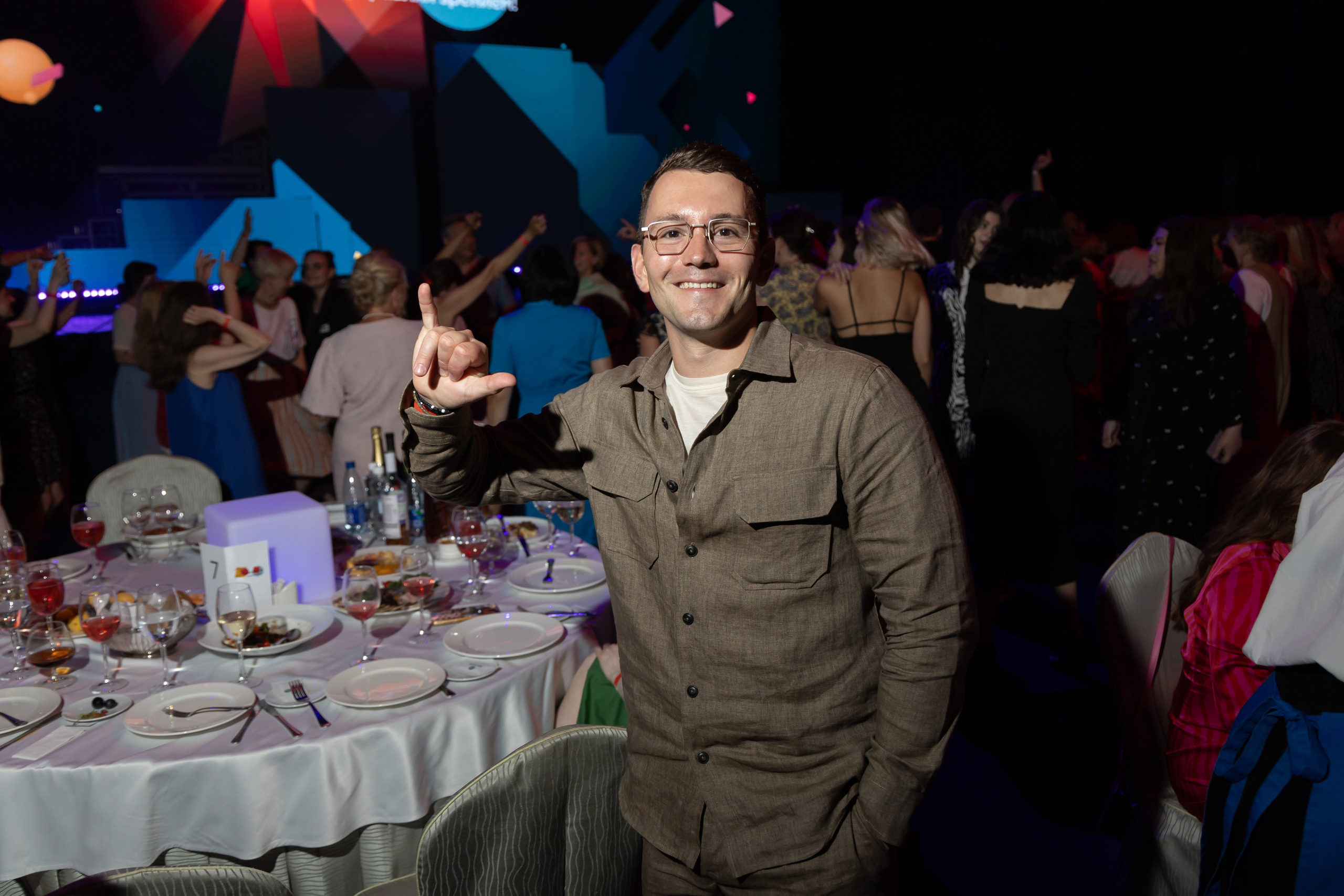 Оптик центр 25 лет. Фотограф свадебный, репортажный, индивидуальный, фото для маркетплейсов, брендов, автосалонов