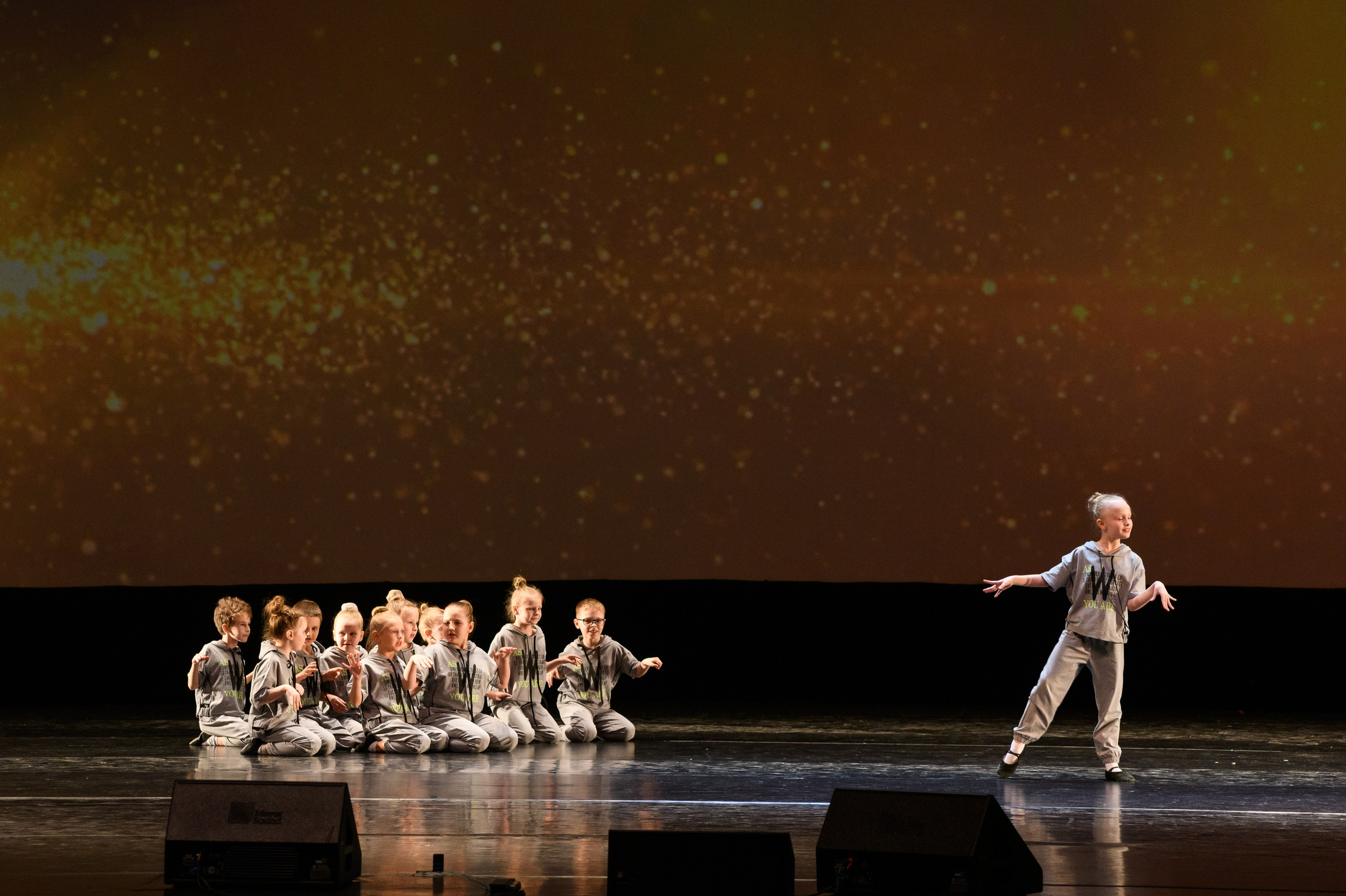 23 апреля, часть 2, БКЗ Октябрьский, г. Санкт-Петербург. Золотое яблочко