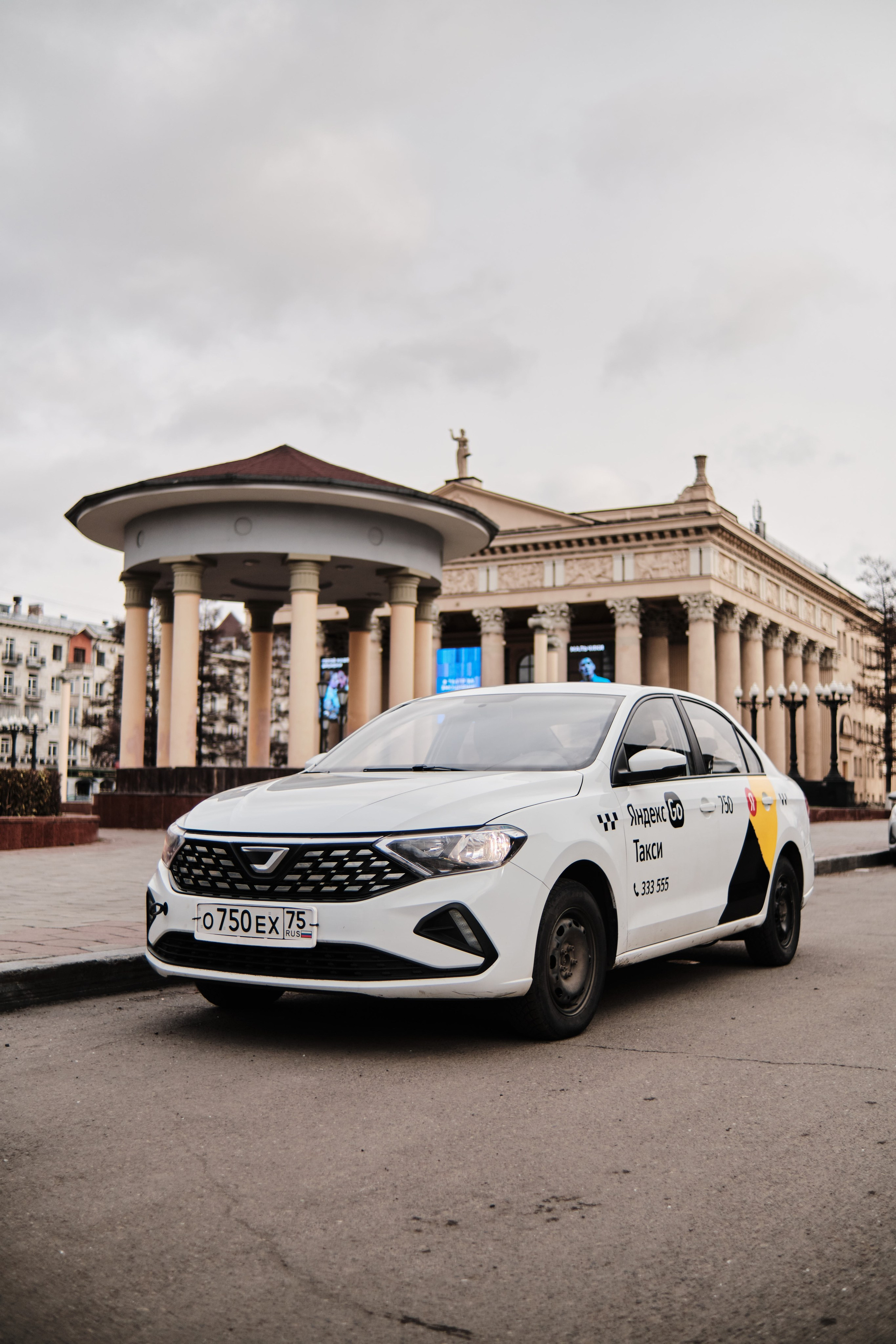 Новый автопарк Яндекс такси в Новокузнецке. Свадебный и семейный фотограф в Новокузнецке Иван Иванов