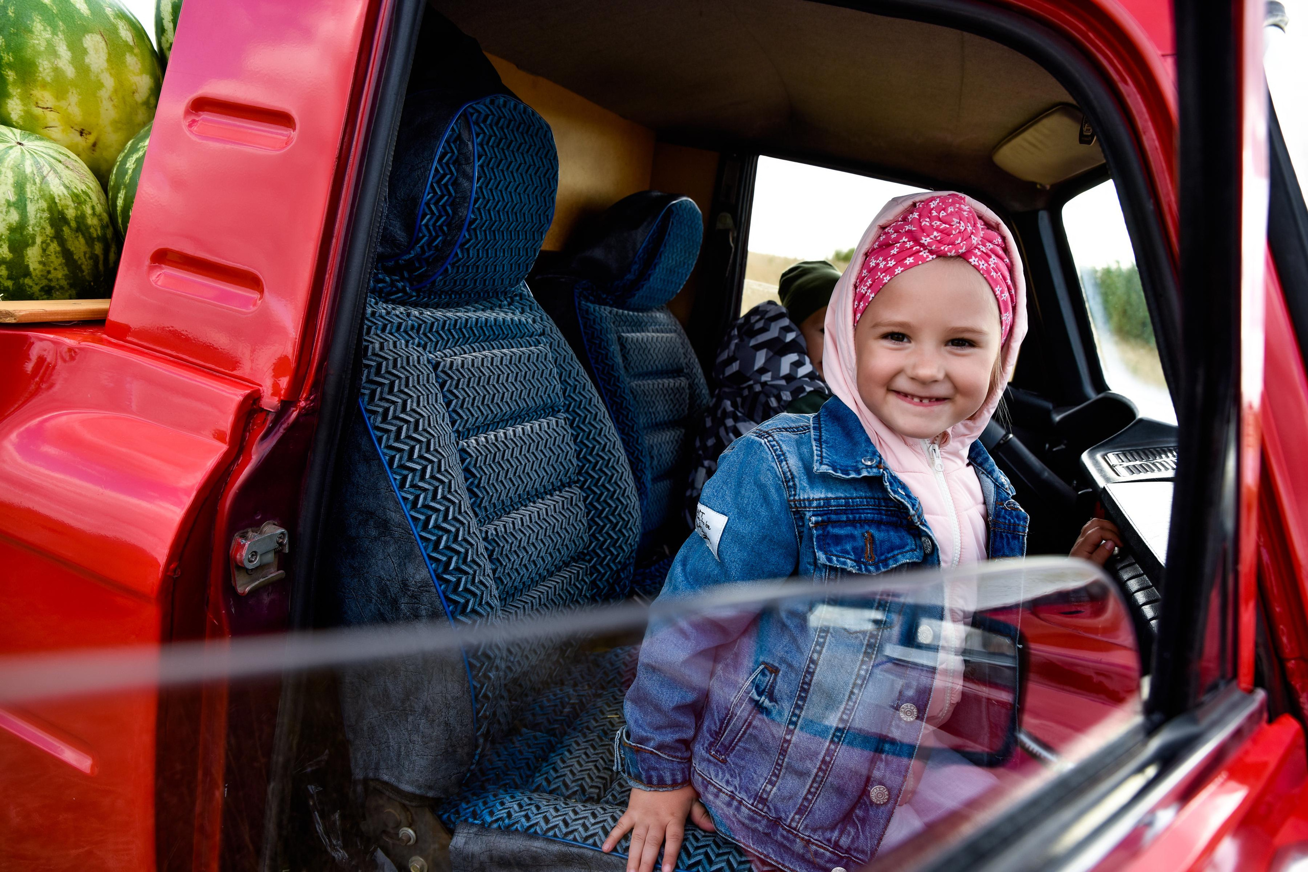 Красный пикап