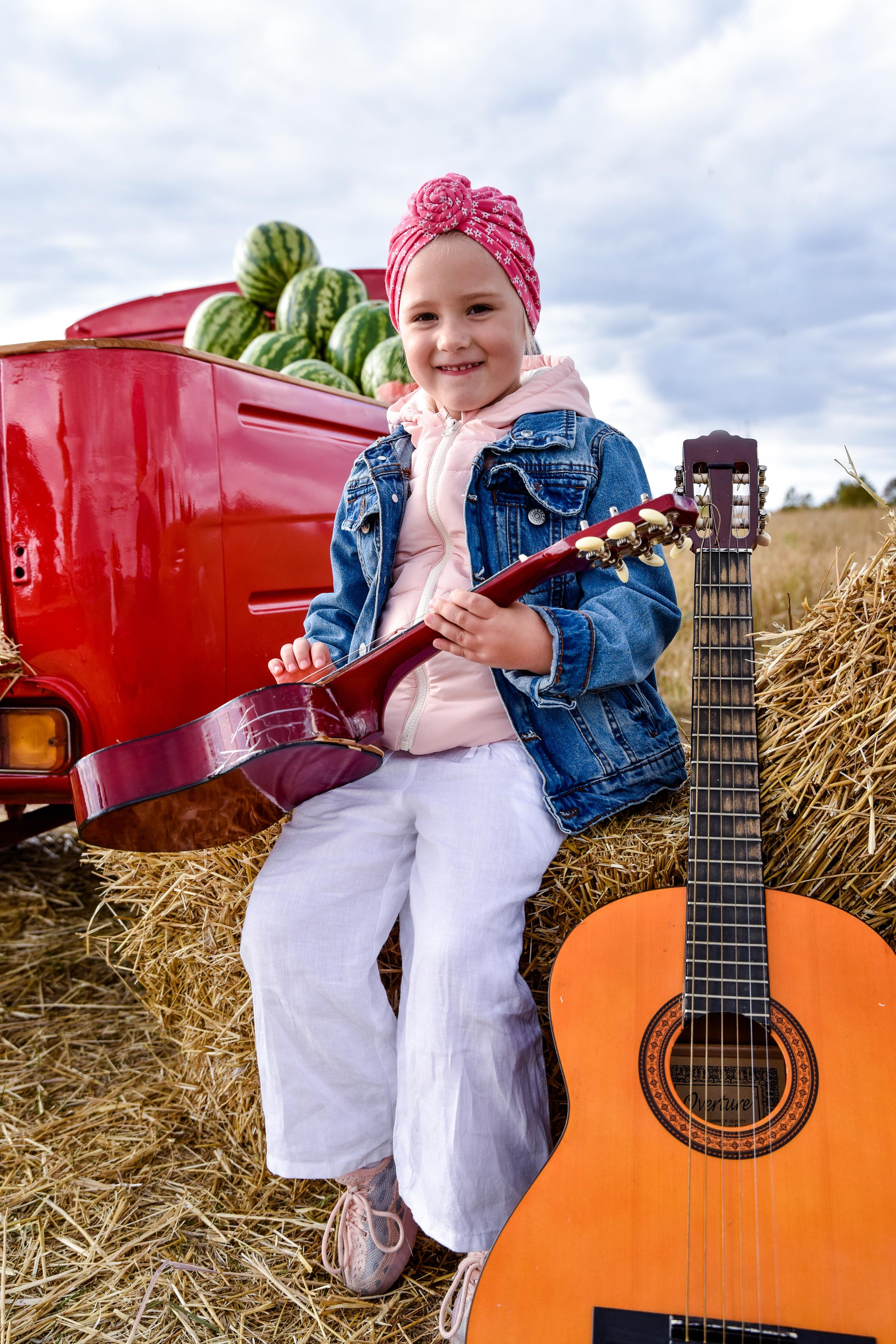 Красный пикап