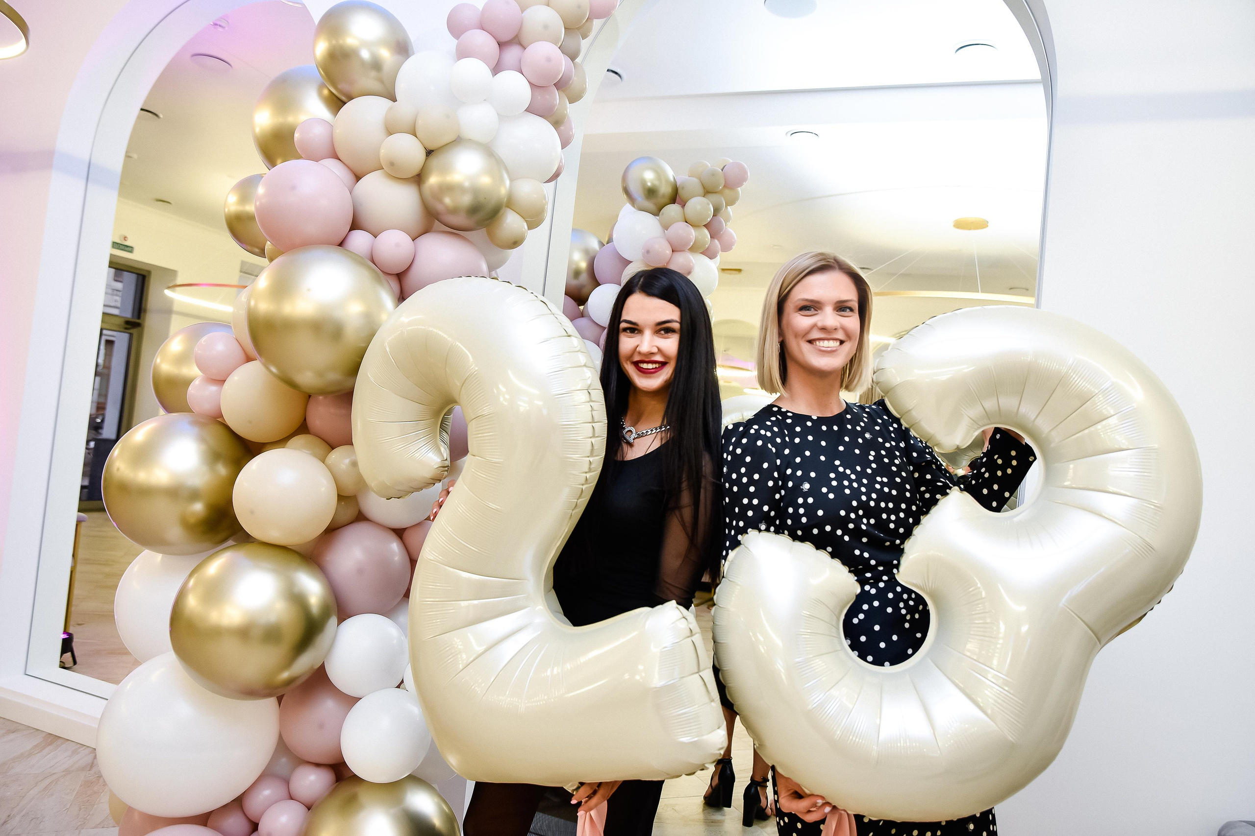 Кристине 32 года