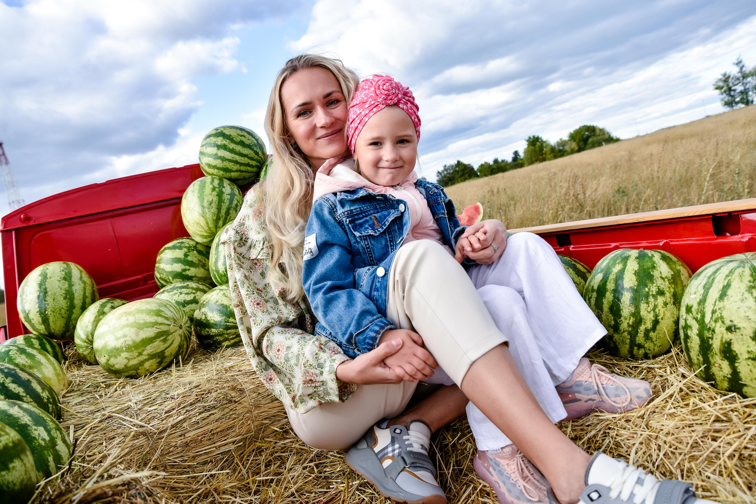 Красный пикап