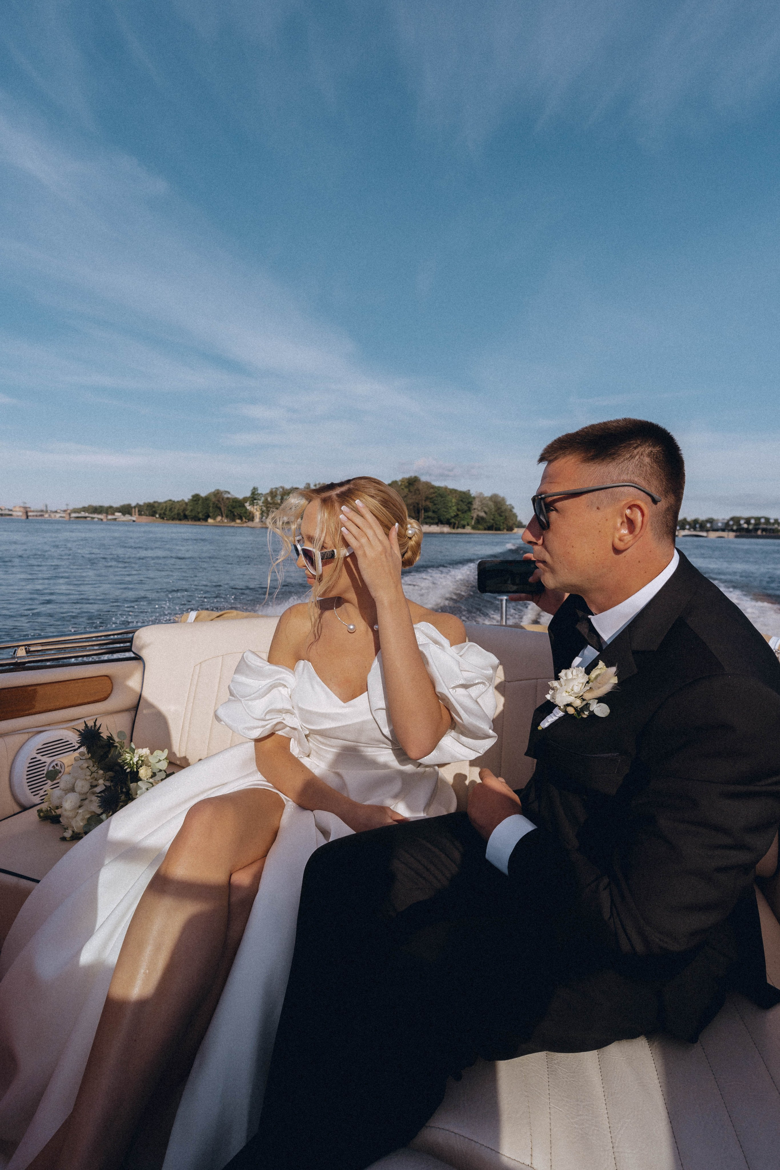 СВАДЕНБНАЯ СЬЕМКА НА КАТЕРЕ ПО КАНАЛАМ САНКТ-ПЕТЕРБУРГА И В АКВАТОРИИ НЕВЫ. Профессиональный фотограф, Санкт-Петербург — Виктория Богомолова