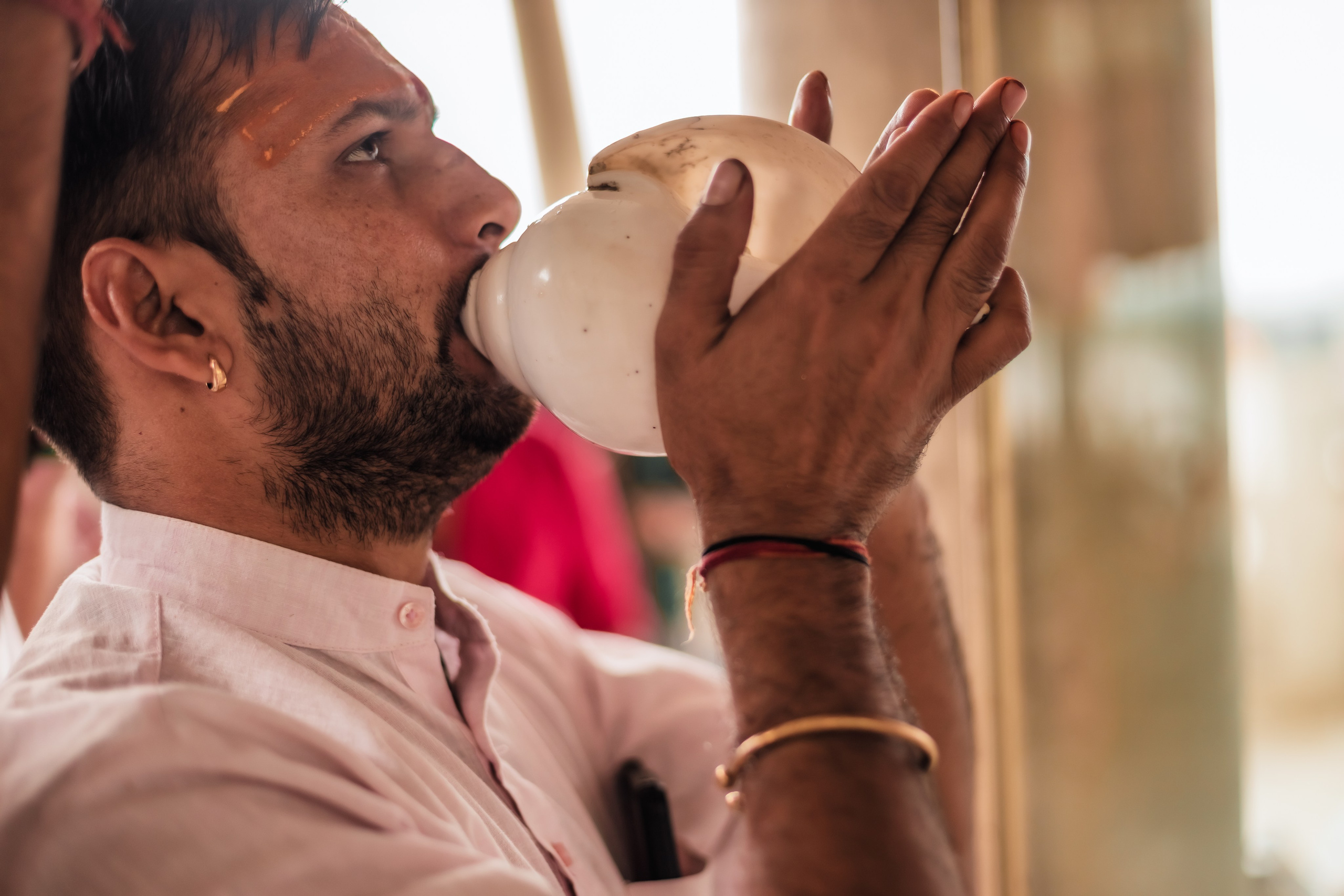 Abhisheka Devraha Baba on Sri Devdas ji maharaj bd. Mariam Bagdasaryan