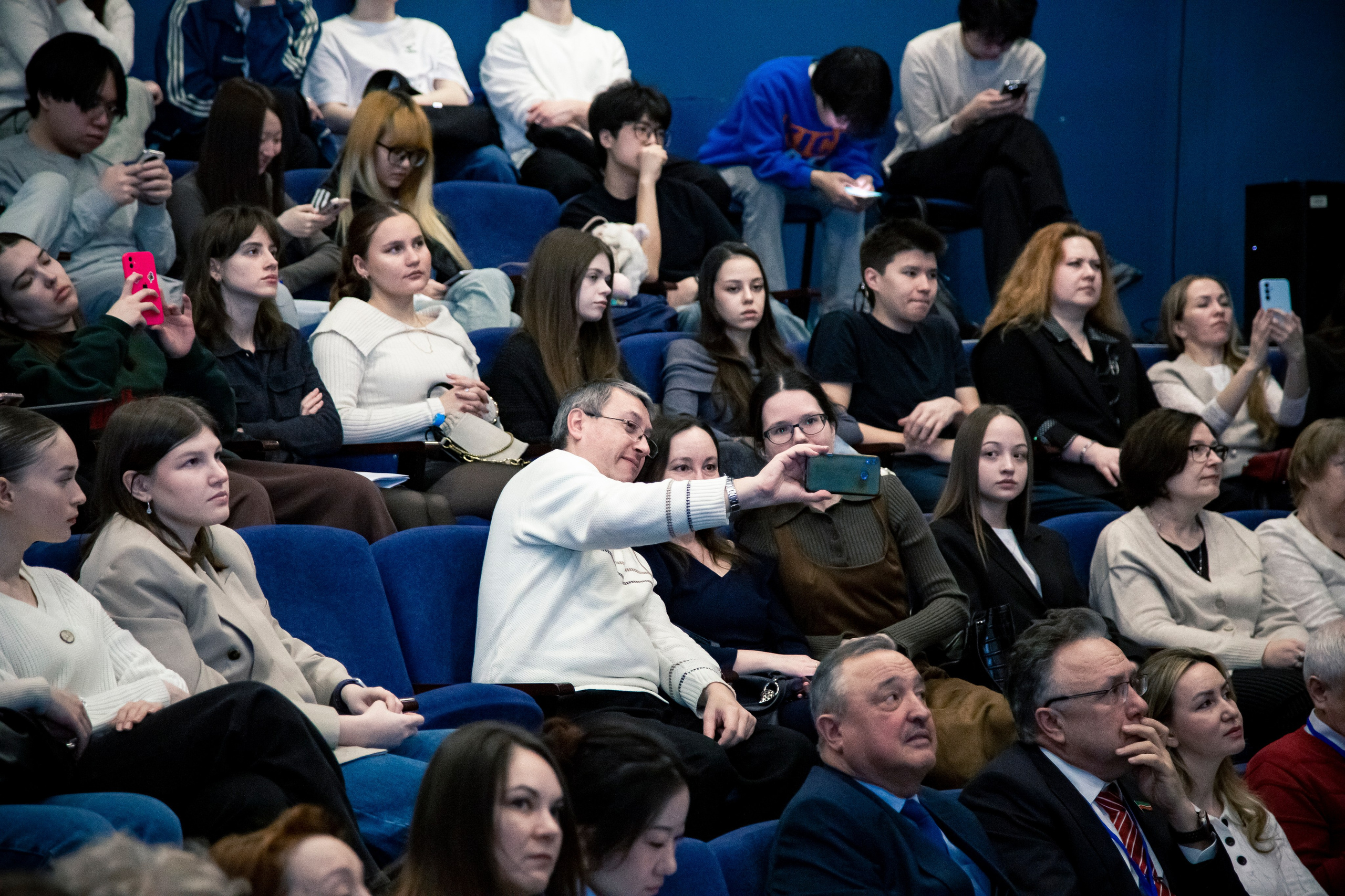 «Человек и цифровое пространство». Репортажный и портретный фотограф Казань / Горячих Полина
