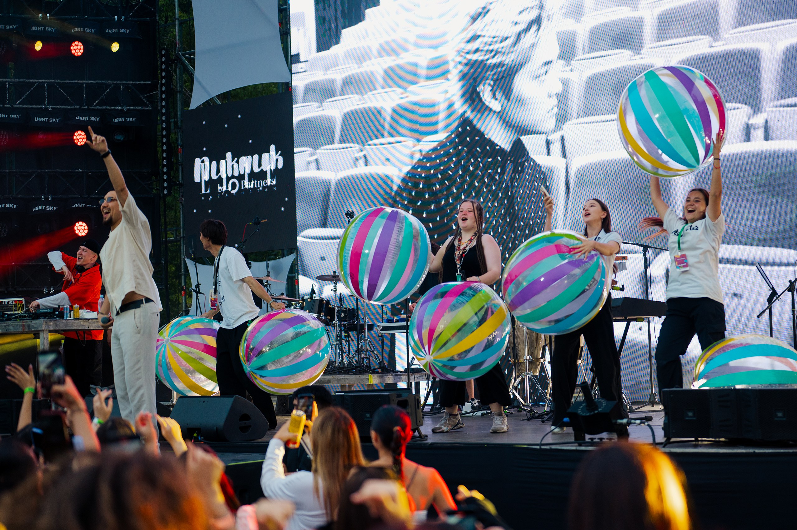 Пикник — 2025. Фотограф в Алматы — Алексей Коньков | Репортаж, свадьбы, портреты, Love story