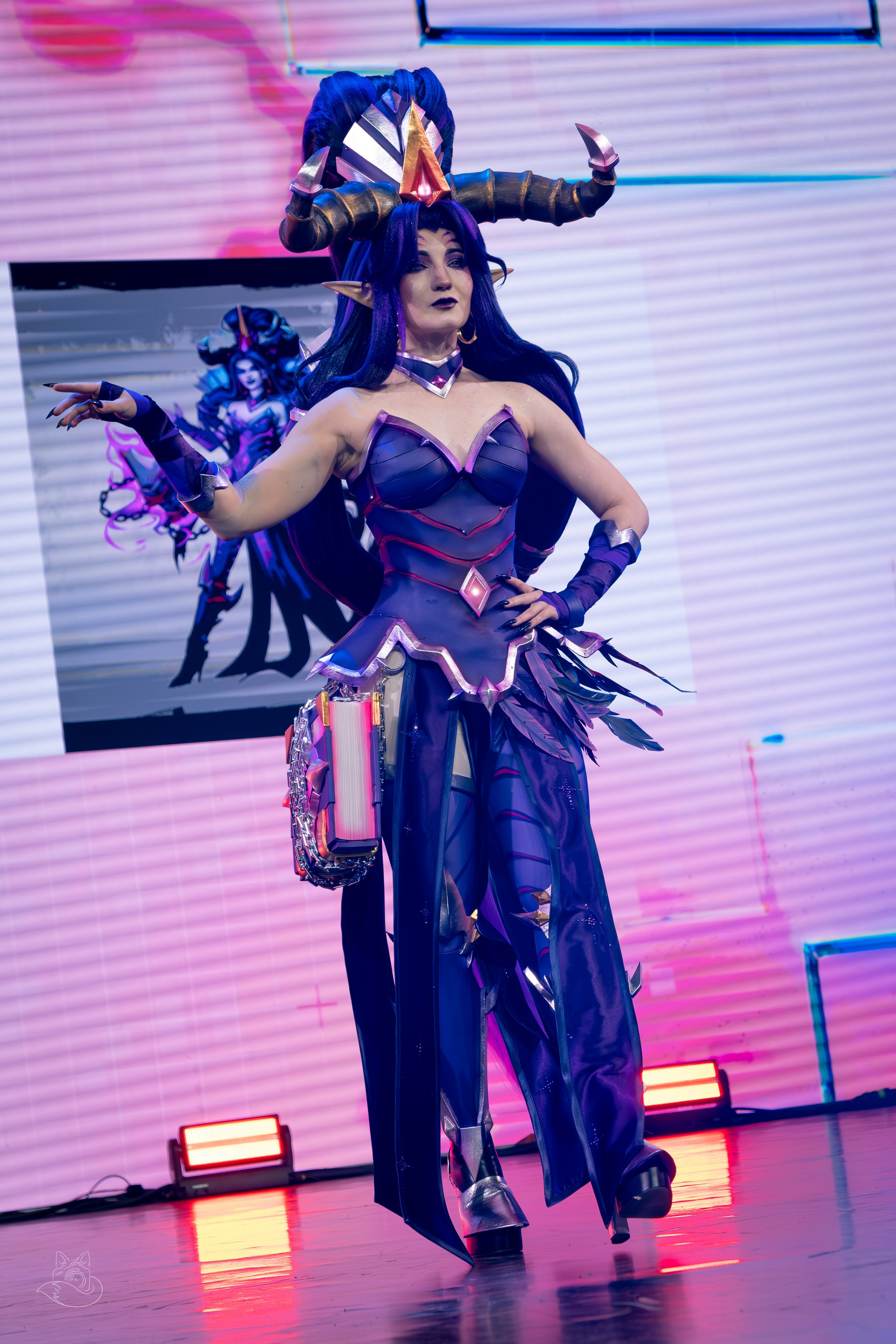 Сцена РЭД ЭКСПО 2024. Косплей фотограф