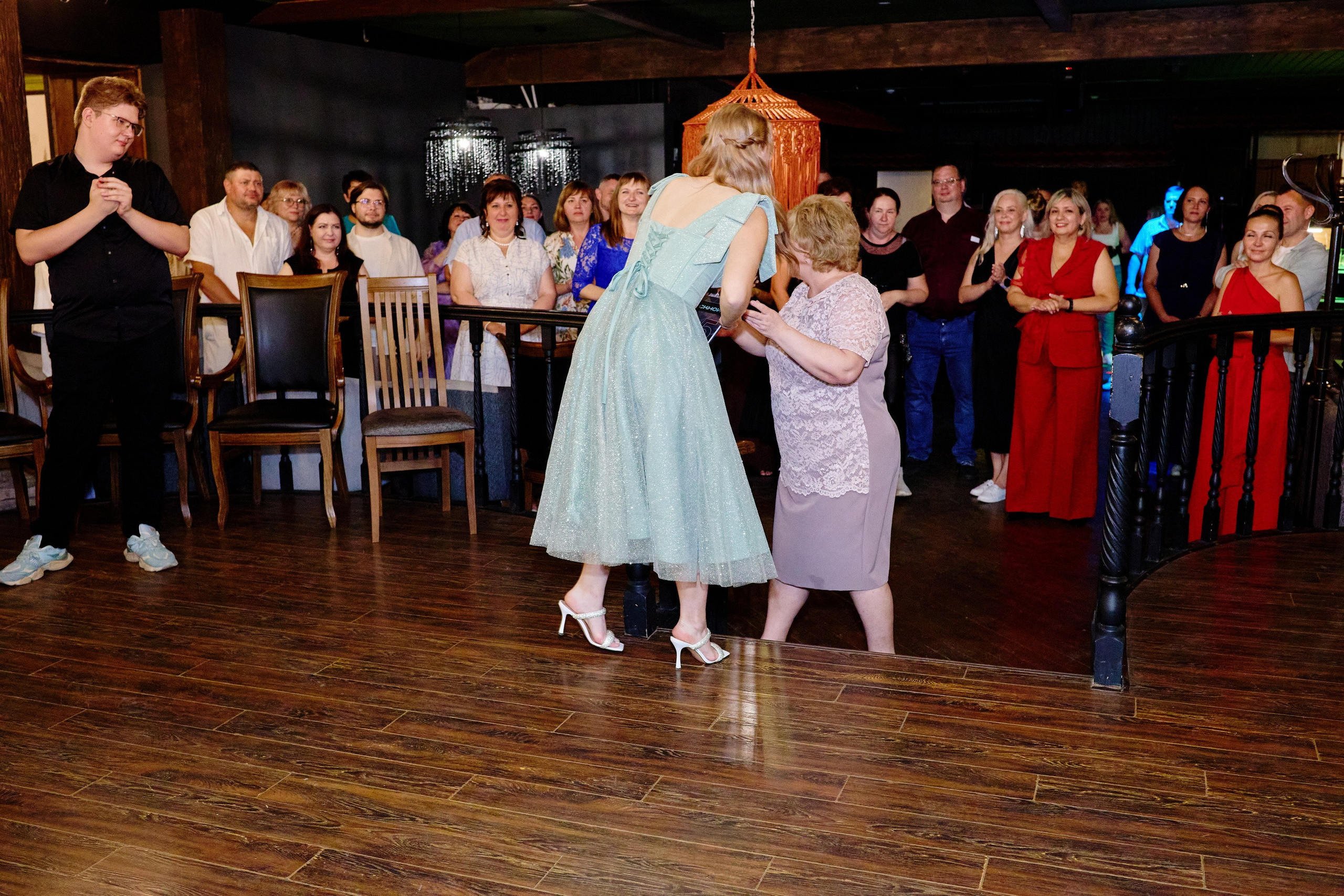 Выпускной 35 Сош. Фотограф Выпускные альбомы Таганрог Сергей Коробченко