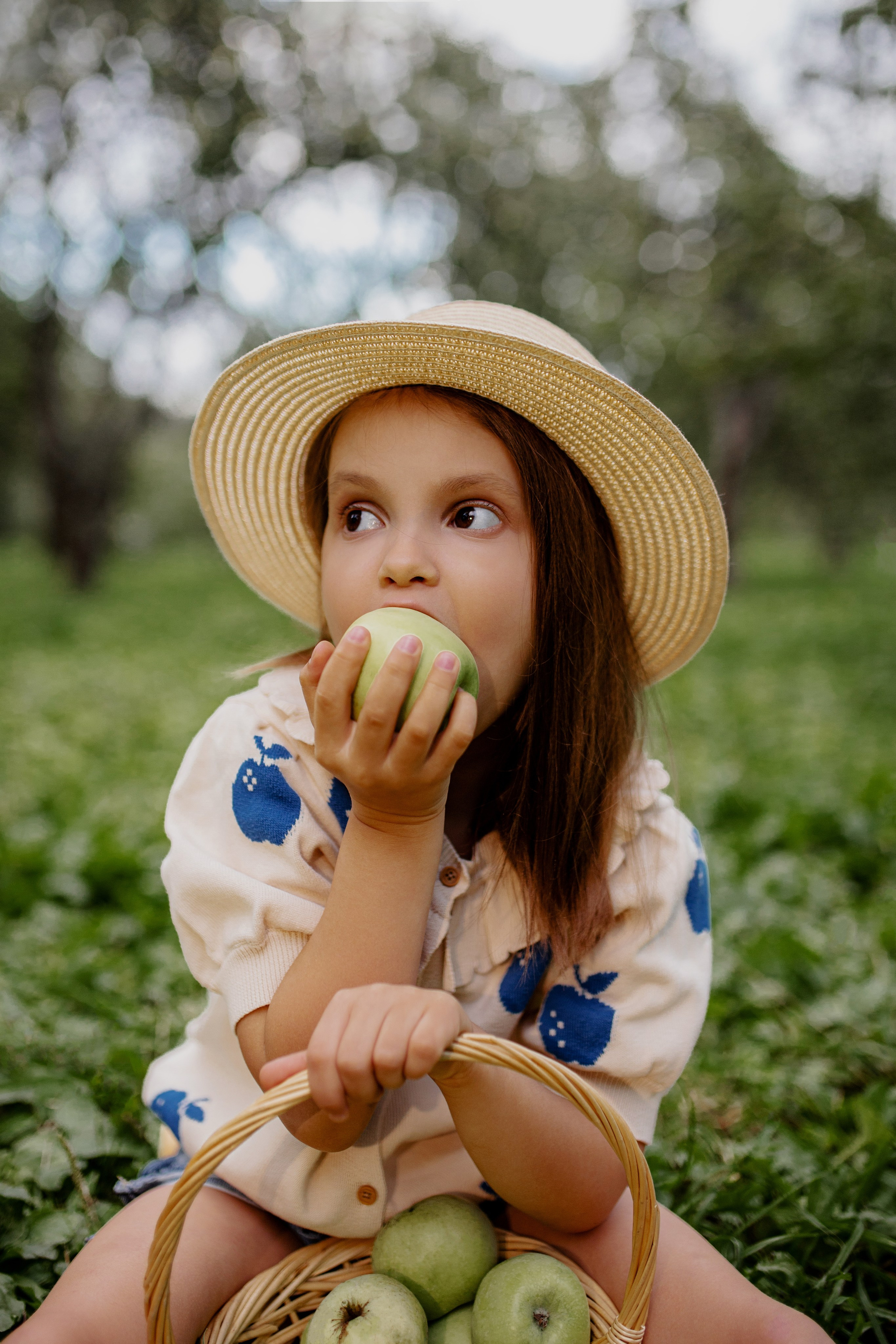 Яблочные настроения Лилу. Портретный фотограф Александра Птица. Снимаю истории о вас
