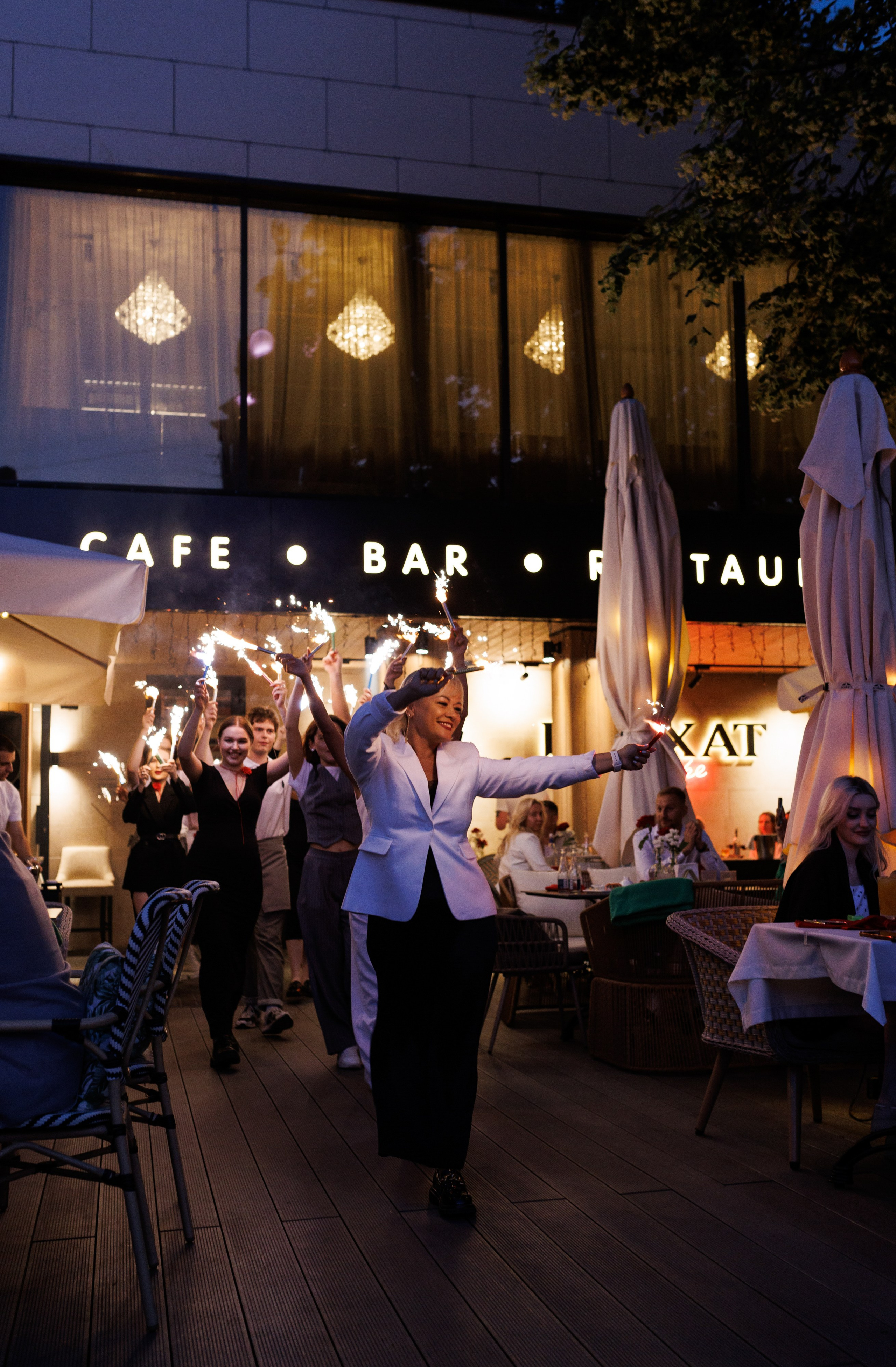 Бархат открытие летней веранды. Https://andreysolodov.ru