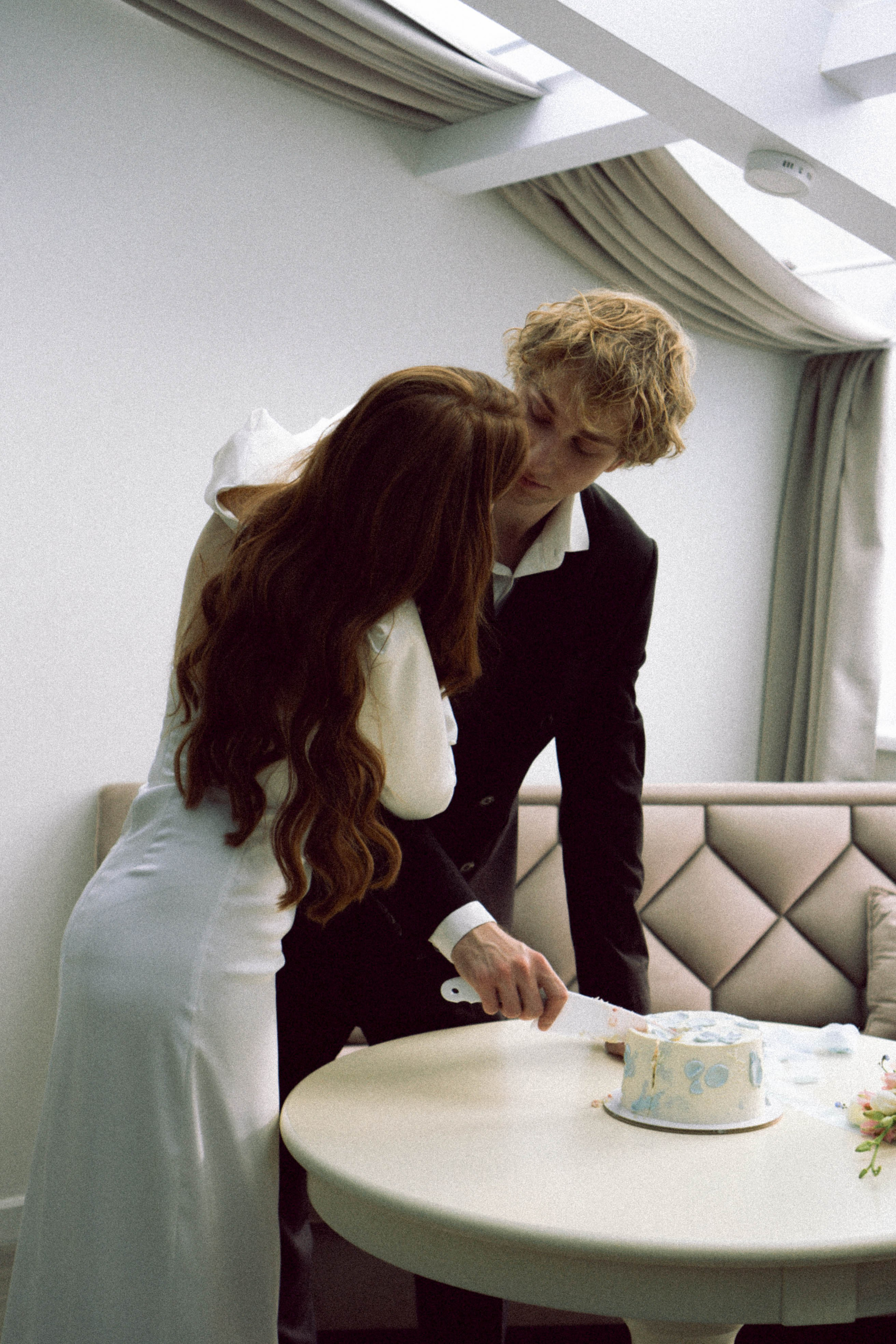 СВАДЕБНАЯ СЬЕМКА В ОТЕЛЕ. СБОРЫ ЖЕНИХА И НЕВЕСТЫ И ТАКЖЕ ТОР И ПОДГОТОВКА К ПРОГУЛКЕ. Профессиональный фотограф, Санкт-Петербург — Виктория Богомолова