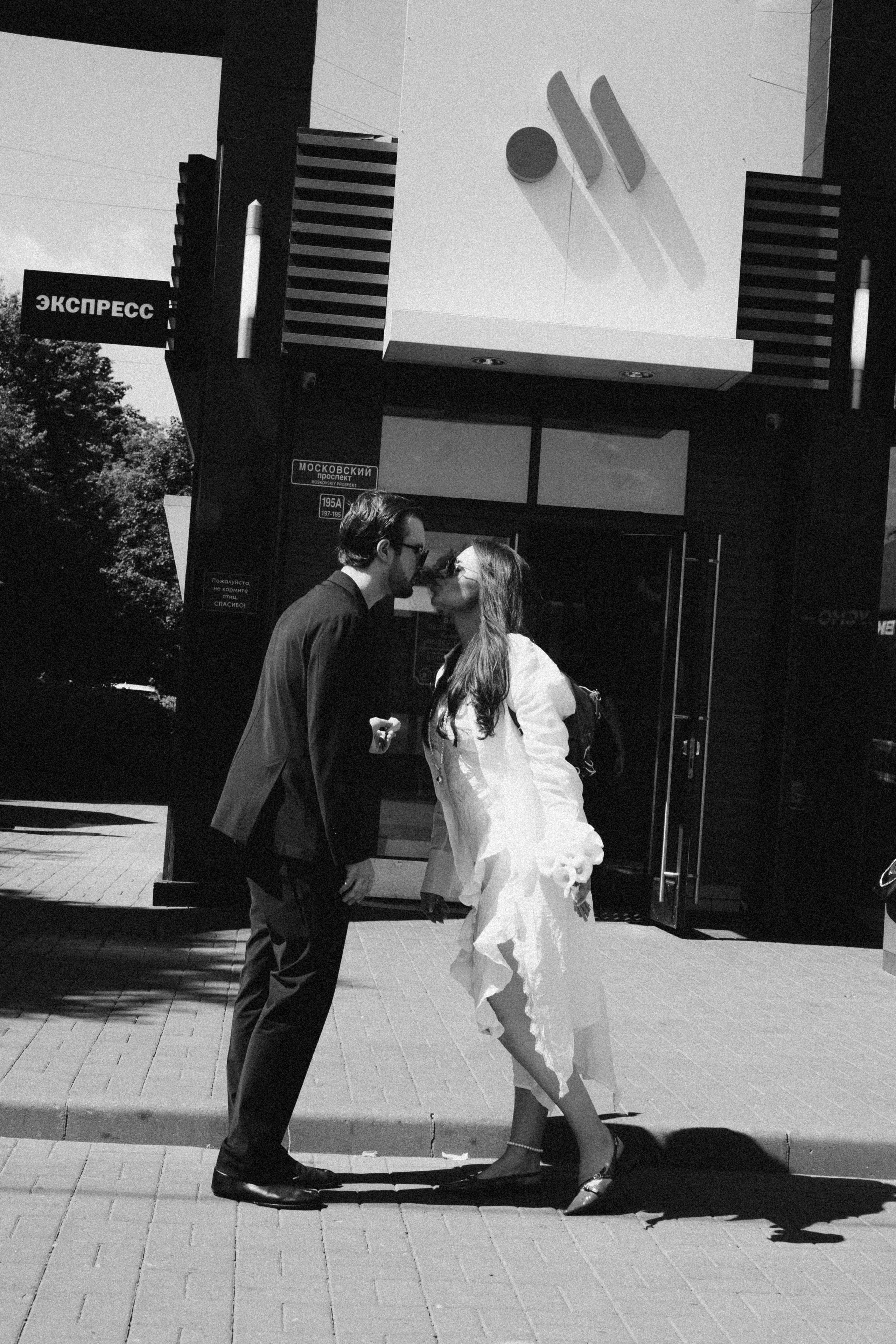 СВАДЕБНАЯ СЬЕМКА В ПАРКЕ ПОБЕДЫ И ПРОГУЛКА ПО МОСКОВСКОМУ ПРОСПЕКТУ. Профессиональный фотограф, Санкт-Петербург — Виктория Богомолова