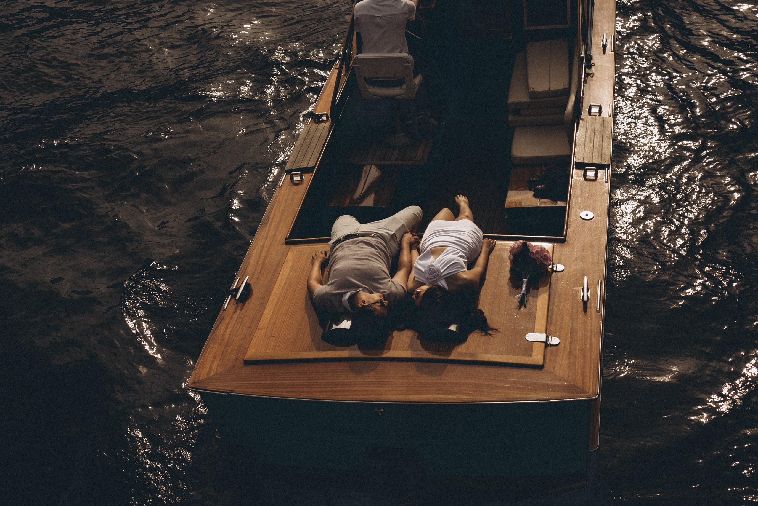 СВАДЕНБНАЯ СЬЕМКА НА КАТЕРЕ ПО КАНАЛАМ САНКТ-ПЕТЕРБУРГА И В АКВАТОРИИ НЕВЫ. Профессиональный фотограф, Санкт-Петербург — Виктория Богомолова