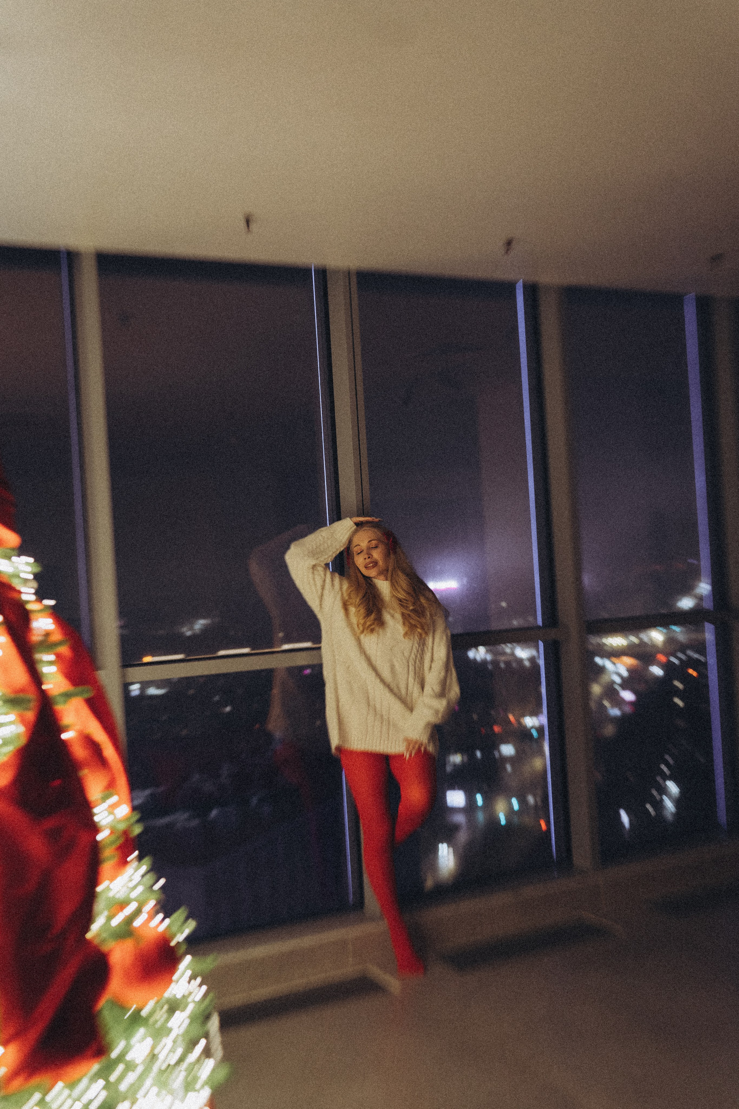 ФОТОСЕССИЯ К НОВОМУ ГОДУ В СТУДИИ С ЕЛОЧКОЙ КРАСИВЫЙ ОБРАЗ. Профессиональный фотограф, Санкт-Петербург — Виктория Богомолова