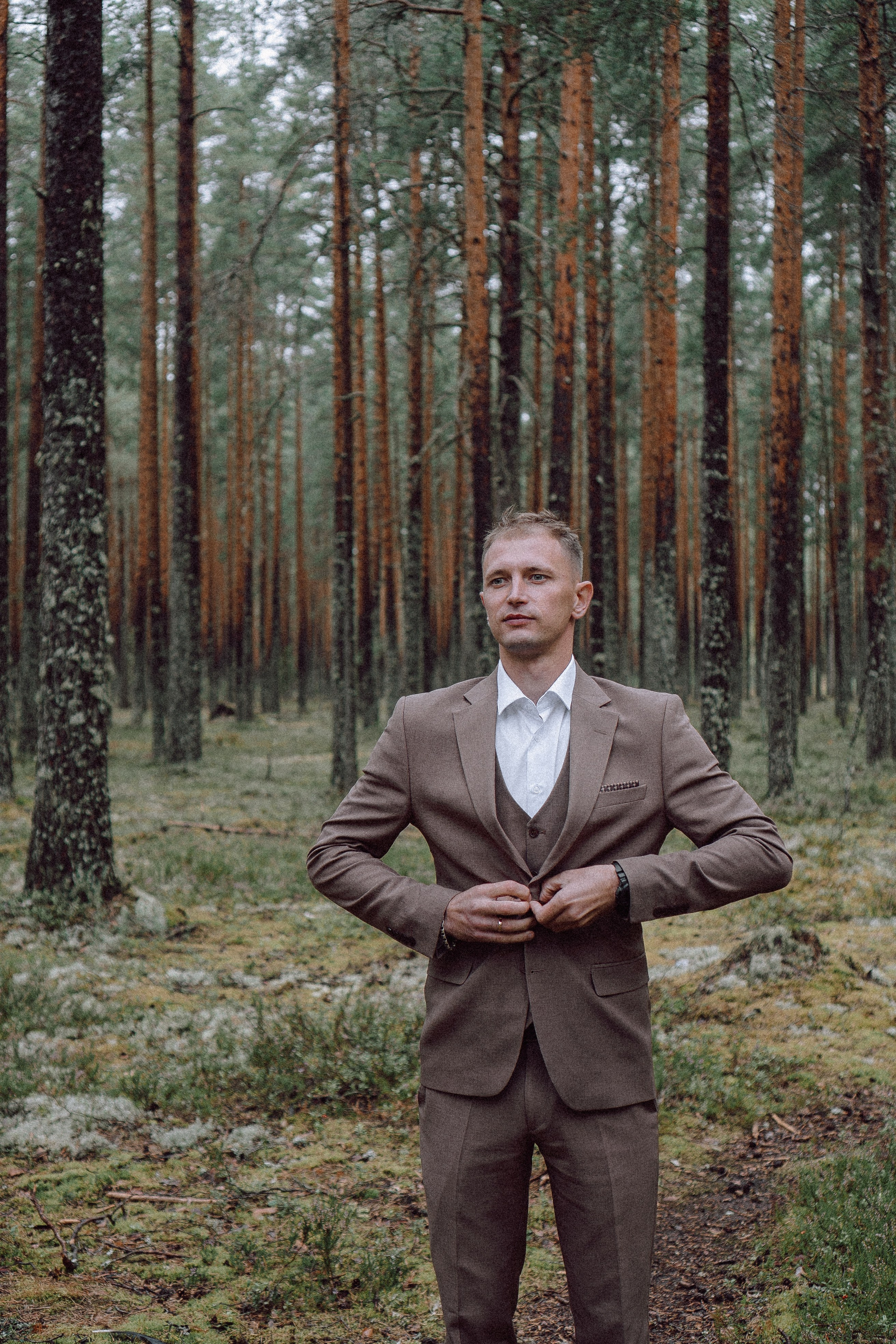 СВАДЕБНАЯ ФОТОСЕССИИЯ ПАРЫ В ГОРОДЕ ПРИОЗЕРСК В СОСНОВОМ ЛЕСУ И С ПИКАПОМ. Профессиональный фотограф, Санкт-Петербург — Виктория Богомолова
