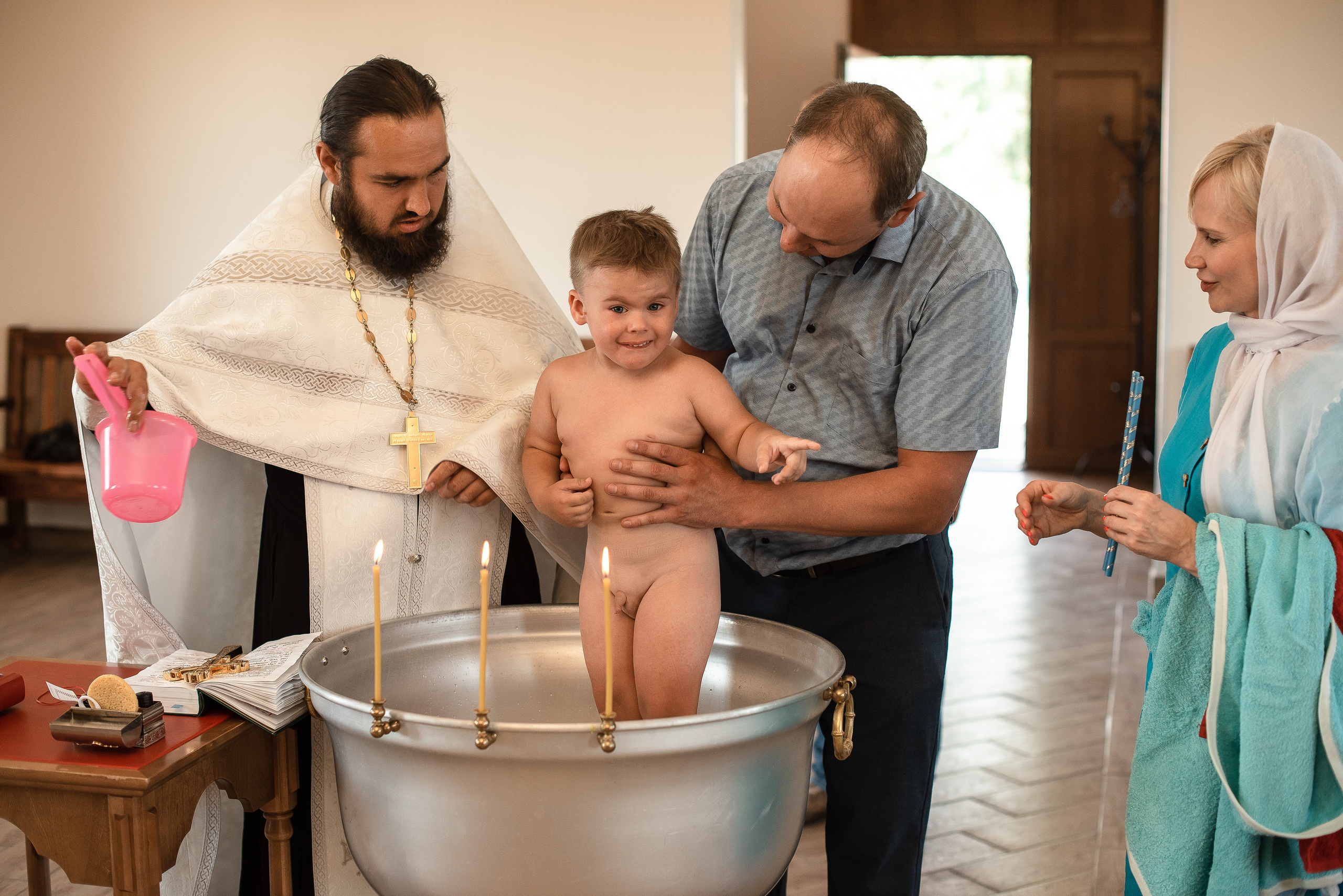 Крещение Вовы. Фотограф Таинства Крещения в Саратове Ильченко Артем