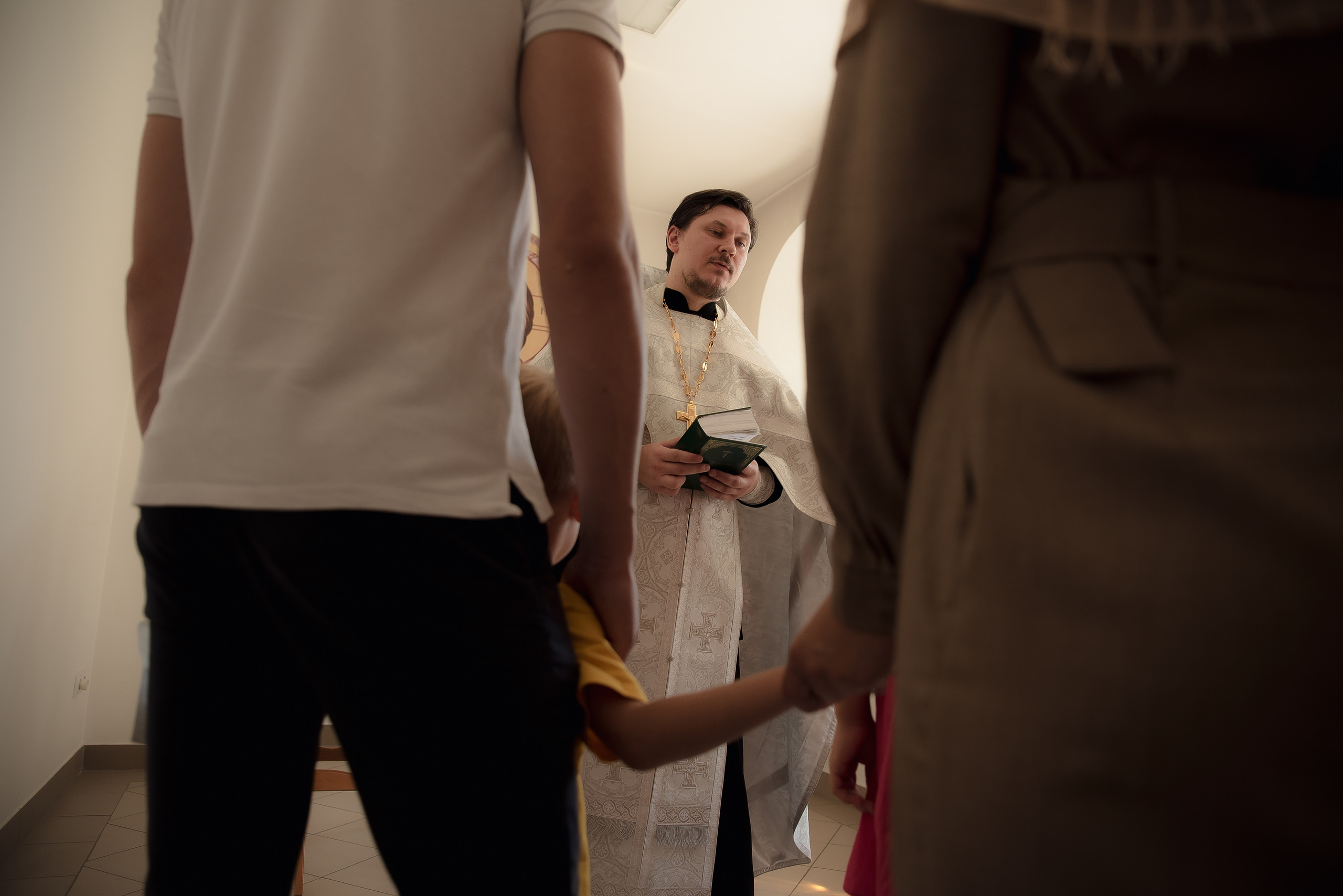 Крещение Юли и Вадима. Фотограф Таинства Крещения в Саратове Ильченко Артем