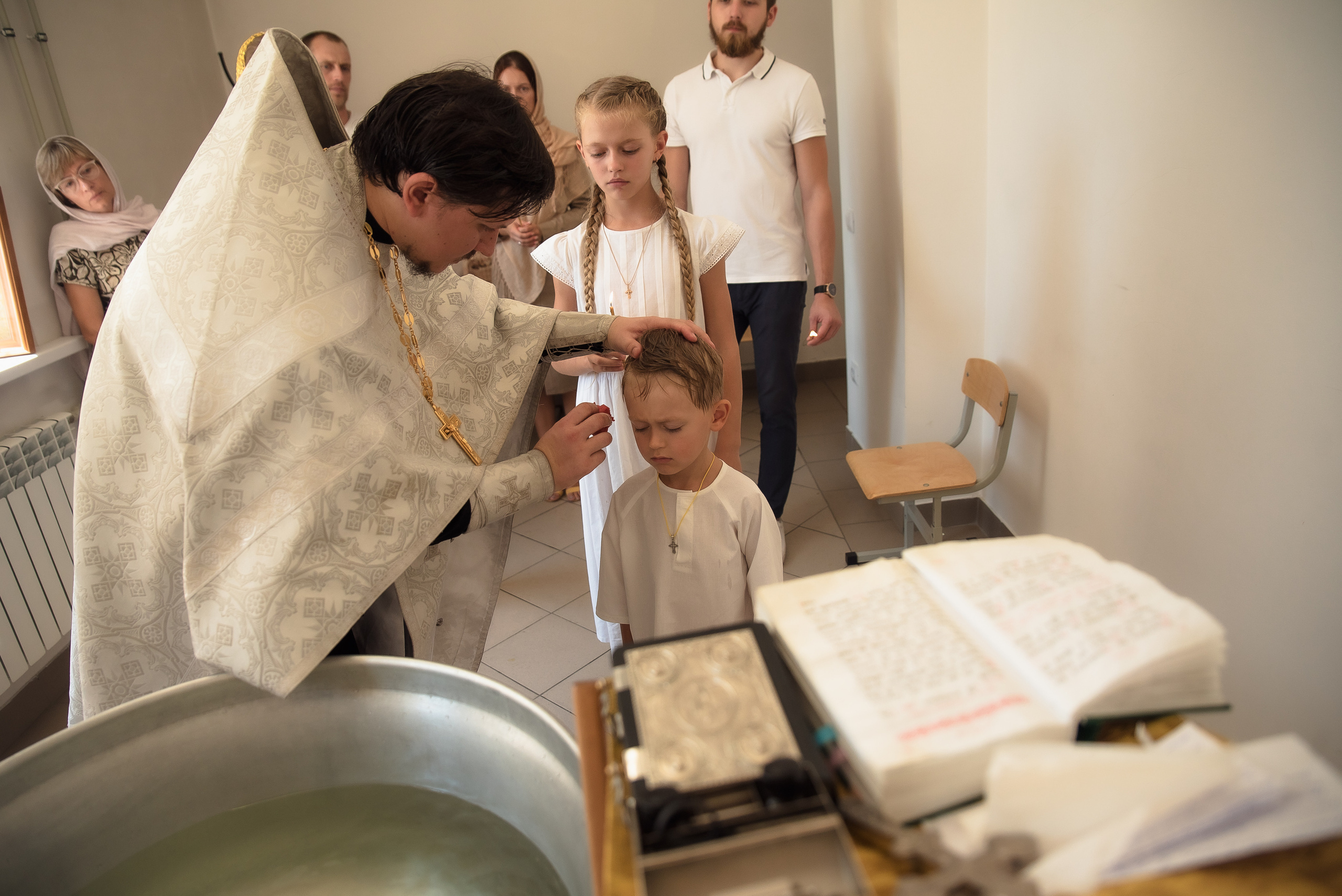 Крещение Юли и Вадима. Фотограф Таинства Крещения в Саратове Ильченко Артем