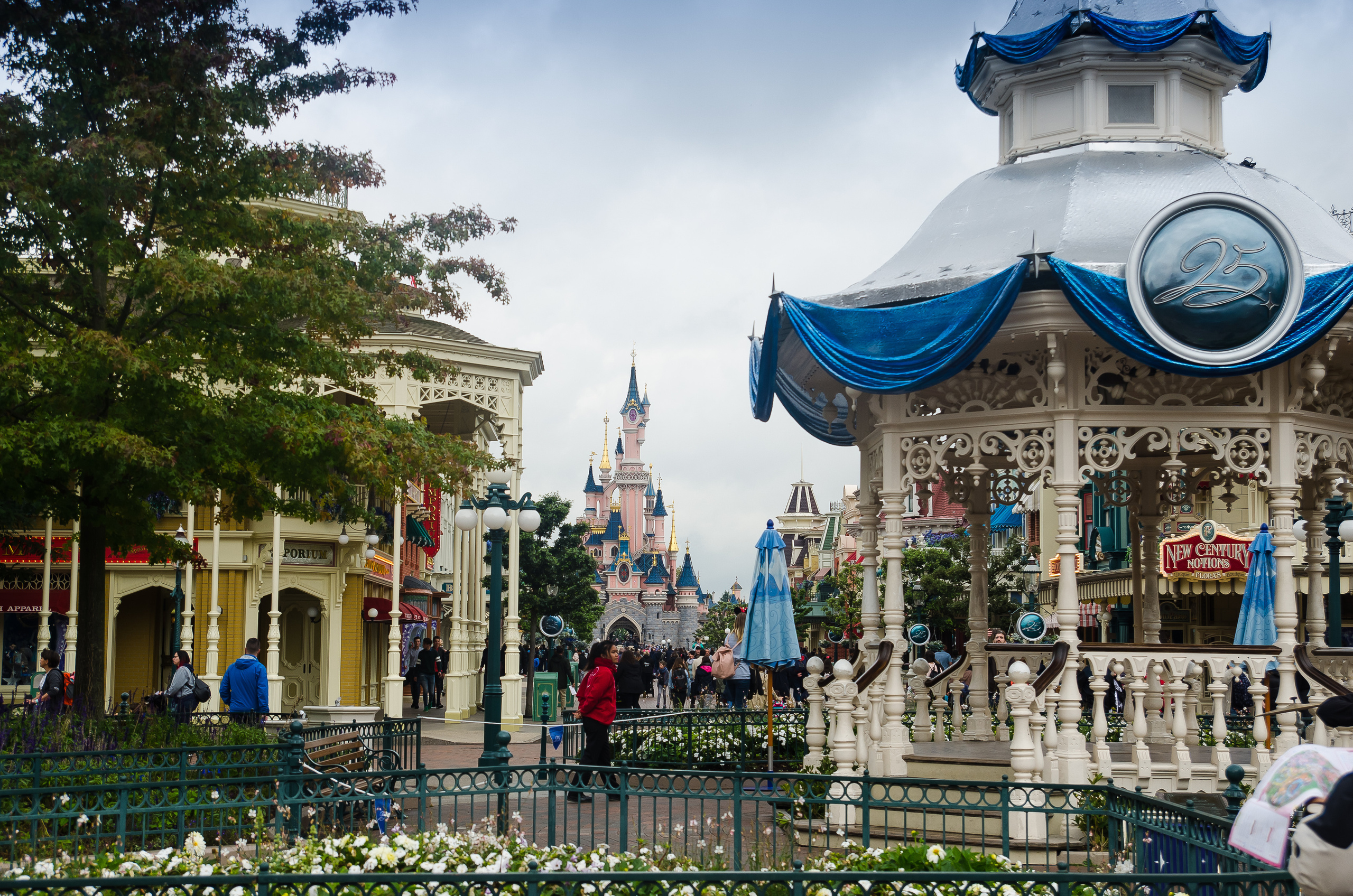 Париж (октябрь 2017). Фотограф Таинства Крещения в Саратове Ильченко Артем