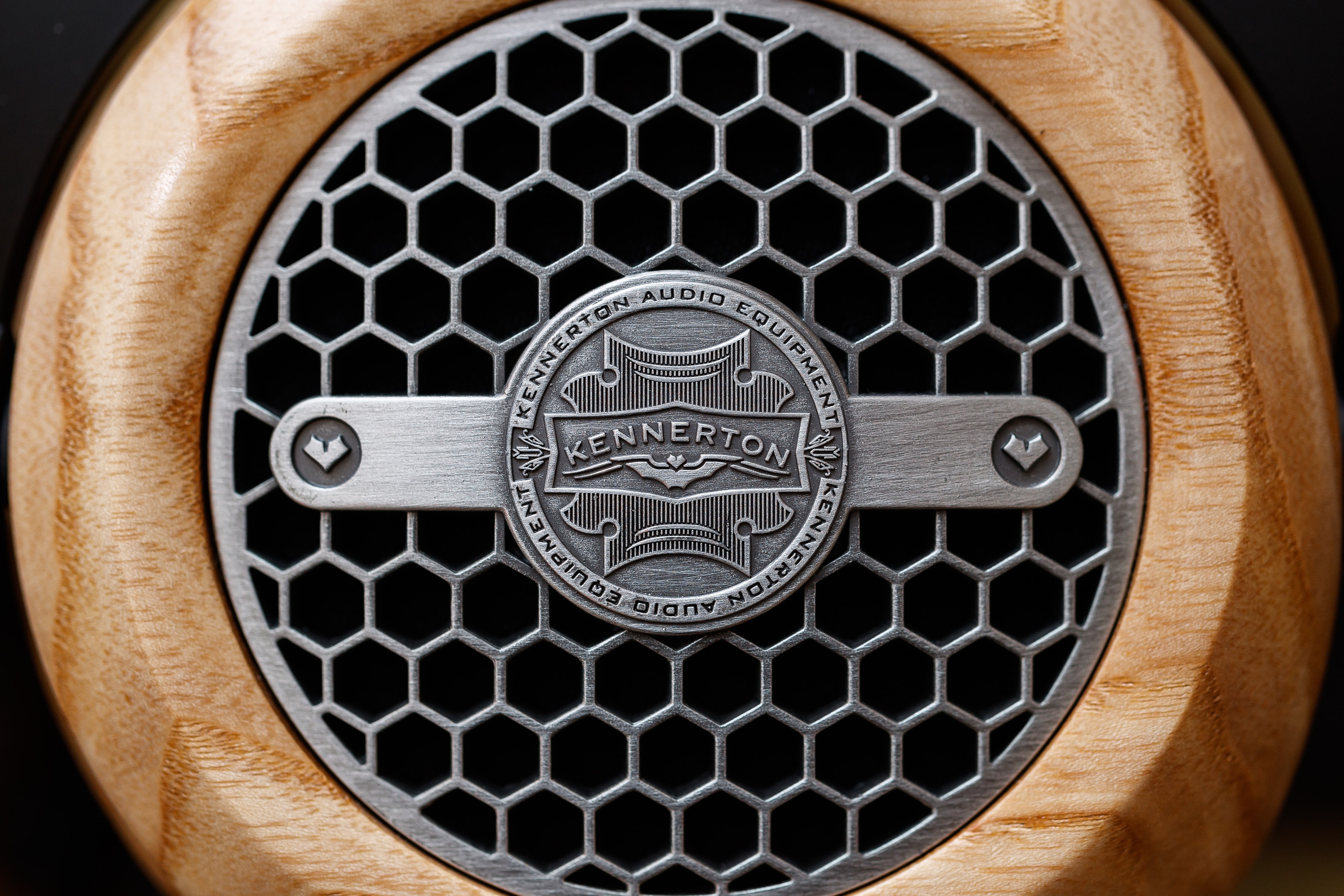 מָשׁוֹב. יבגני פלבין. צלם. תעשייה, דיווחים, חתונות, פורטרט