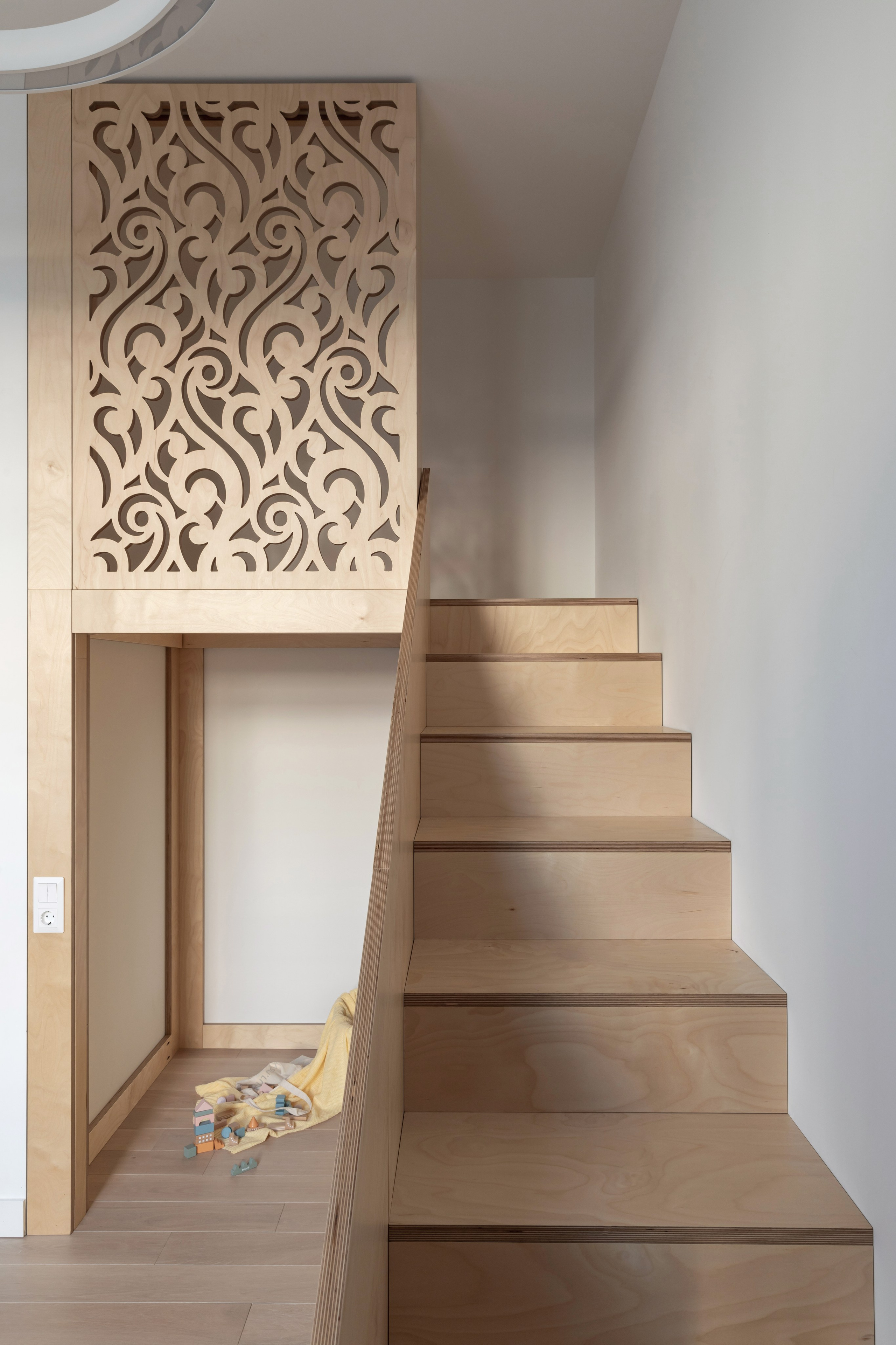 Квартира с мебелью из фанеры. Наталья Мавренкова интерьерный фотограф, декоратор в Санкт-Петербурге