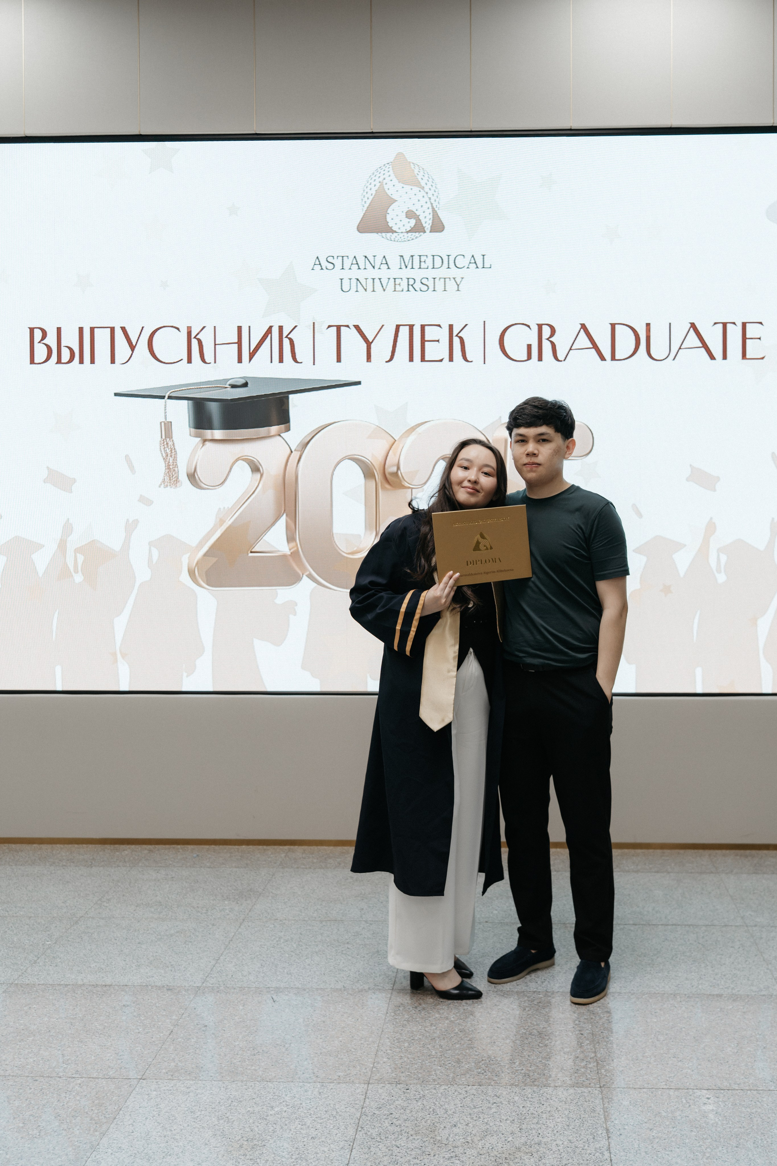 Выпускной (медицинский). Крис Богомазова