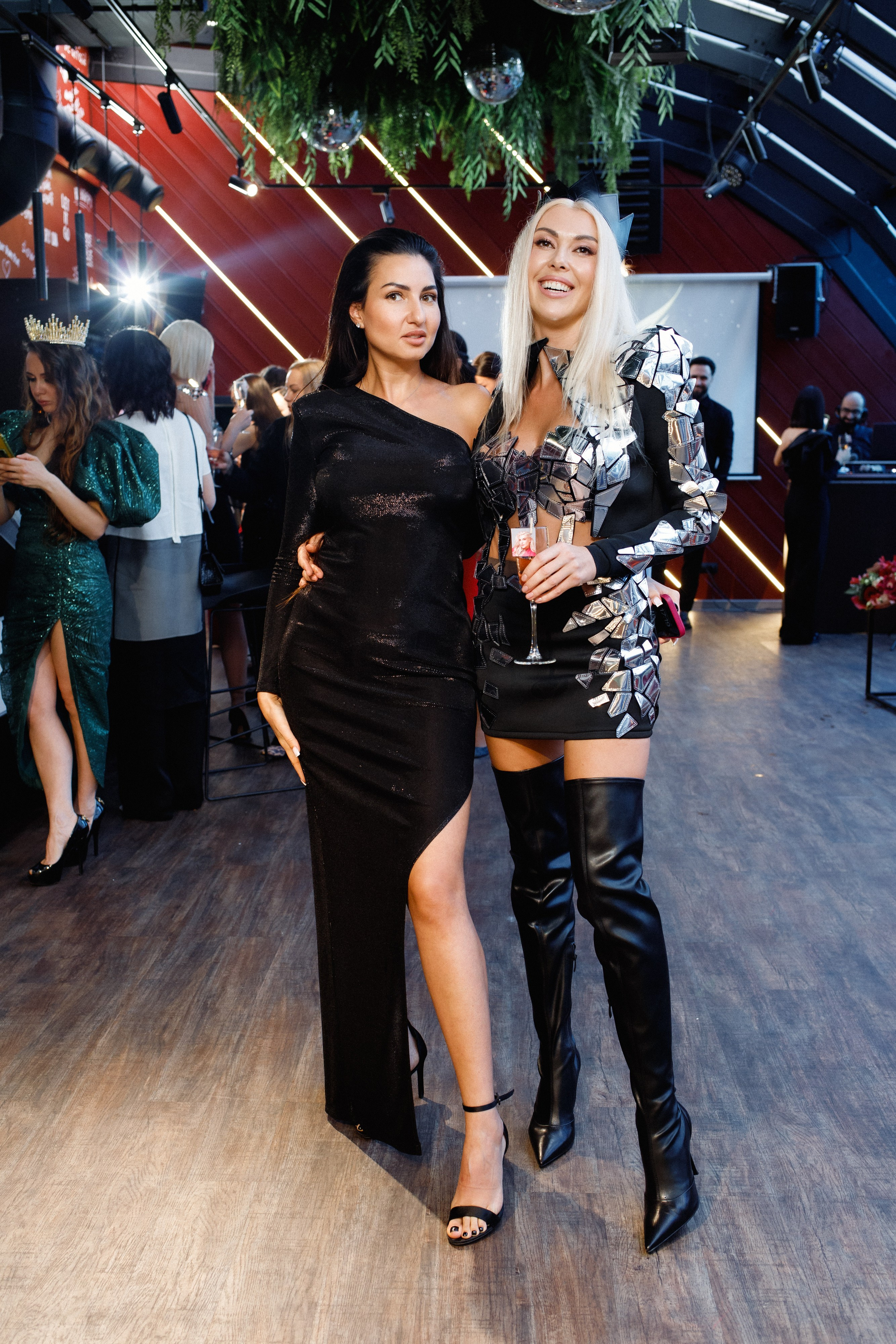 QUEEN KHV [12 ЛЕТ]. СВОИ. ФОТООТЧЕТЫ-СОБЫТИЯ-МЕСТА