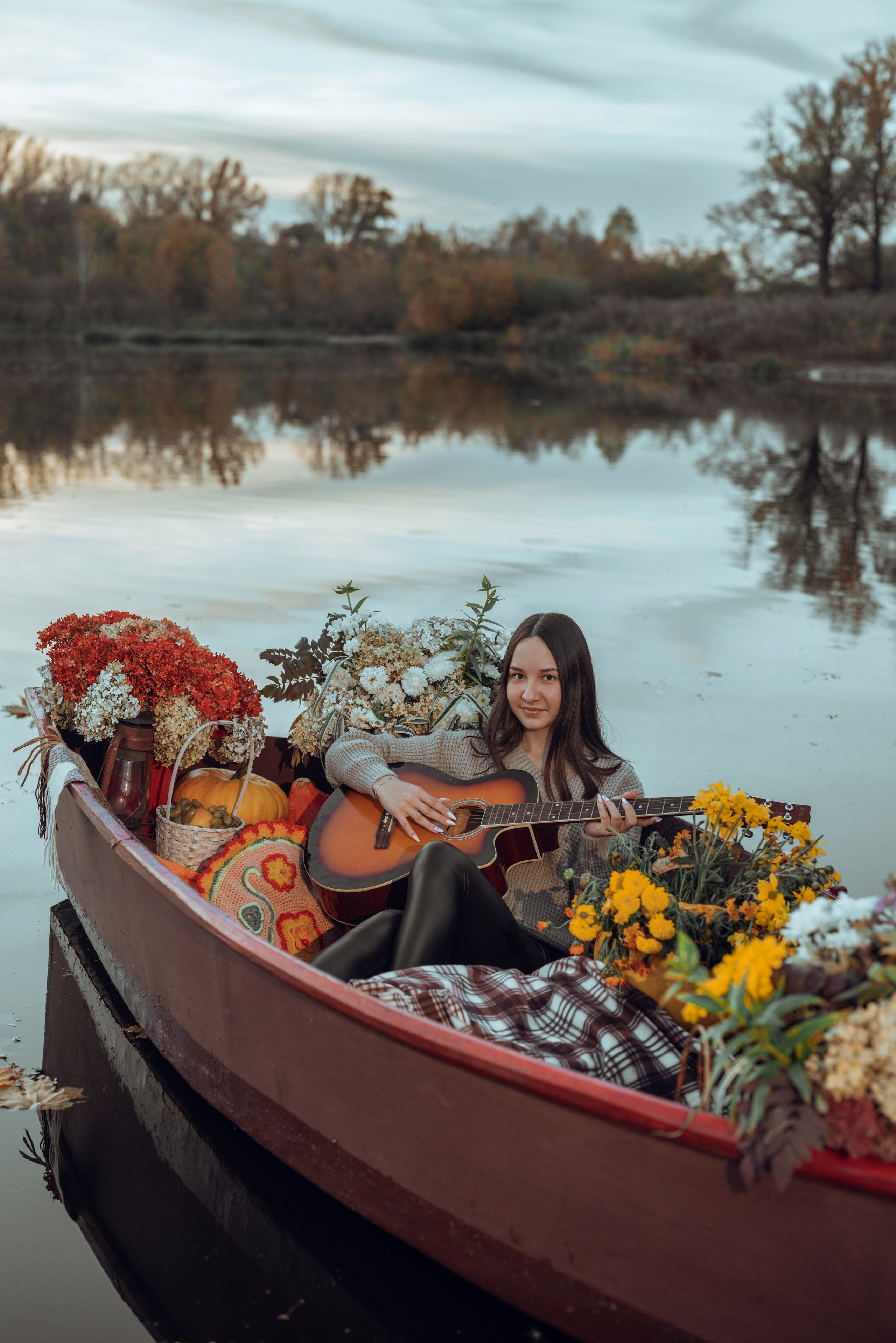 Фотопроект с осенней лодкой. Фотограф в городе Салават