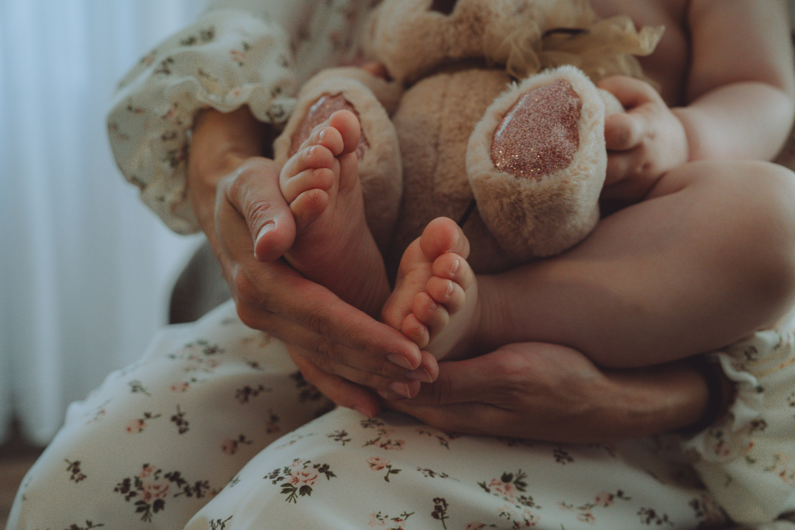 МАТЕРИНСТВО — ЭТО ПУТЬ, ГДЕ МАЛЕНЬКИЕ ЛАДОШКИ ВЕДУТ К БОЛЬШИМ ОТКРЫТИЯМ. Семейный и детский фотограф Анна Бренч