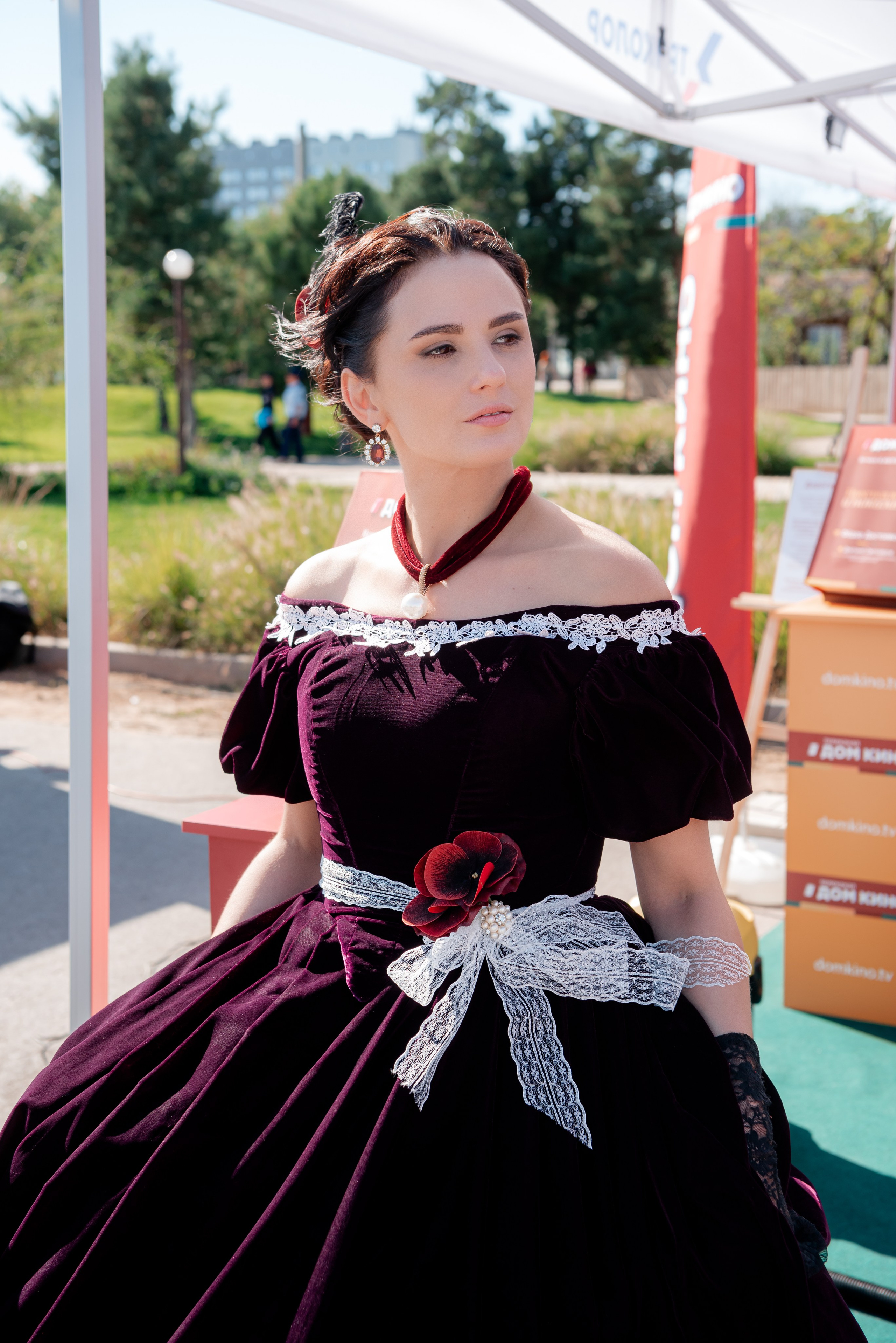 Портретные фото с артистами в палатке Триколор Дом Кинов на день города Волгоград. Фотограф в Волгограде и Волжском Александр Горбань