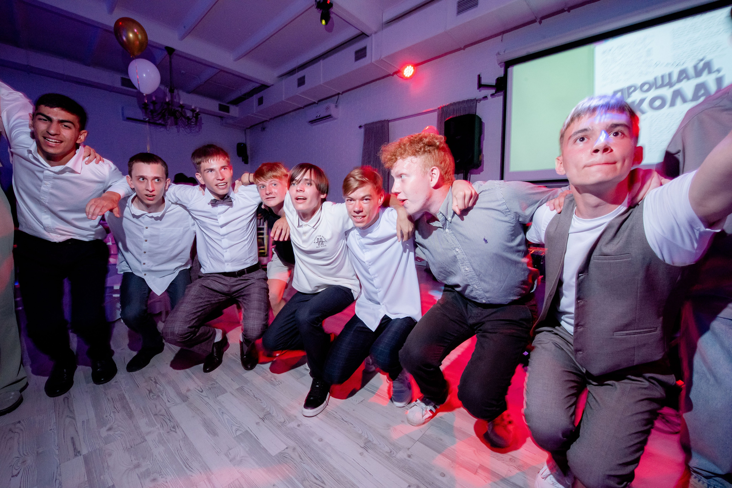 30 Школа. Вручение и Банкет. ДК Юбилейный и Банхоф. Фотограф в Волгограде и Волжском Александр Горбань