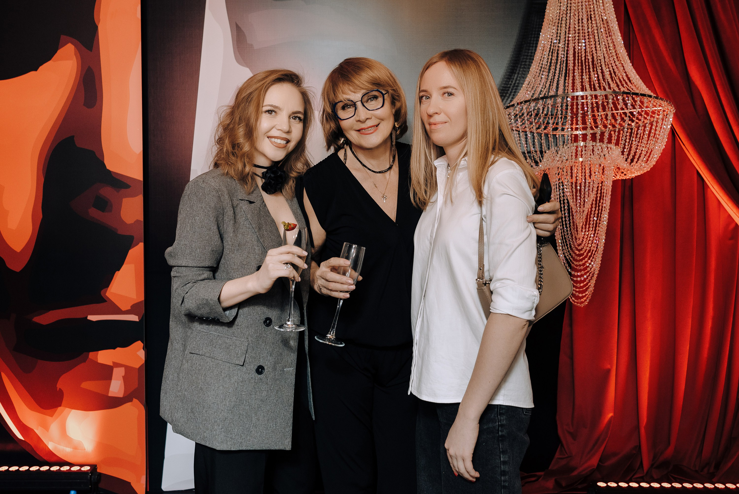 СПЕКТАКЛЬ «ВОЛШЕБНЫЕ ОЧКИ» ОПТИК-ЦЕНТР. Репортажный фотограф Зуев Роман г. Челябинск