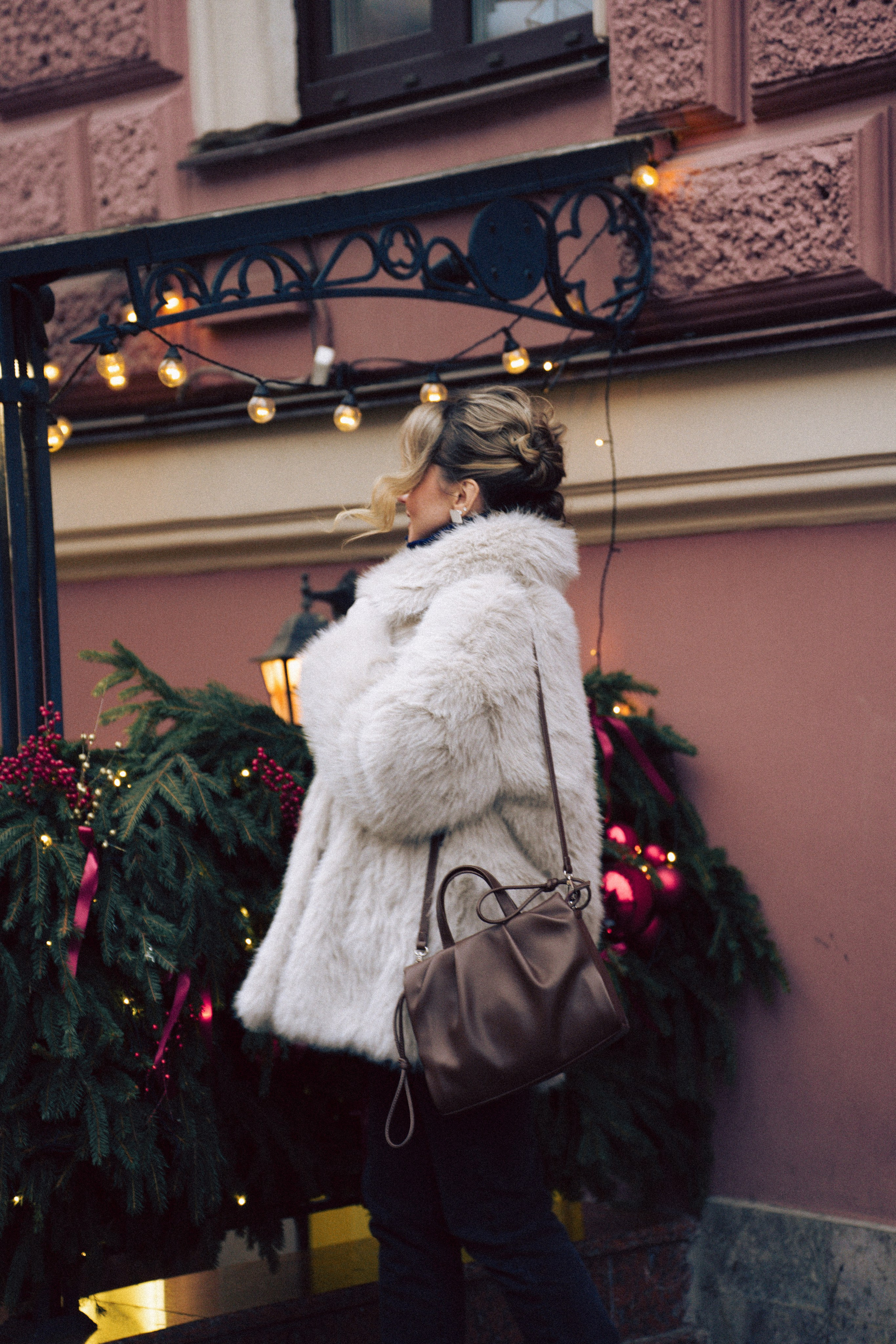 НОВОГОДНЯЯ ФОТОСЕСИИЯ В СТУДИИ ДЛЯ ДЕВУШКИ И ПРОГУЛКА ПО ЧЕРНЫШЕВСКОЙ. Профессиональный фотограф, Санкт-Петербург — Виктория Богомолова