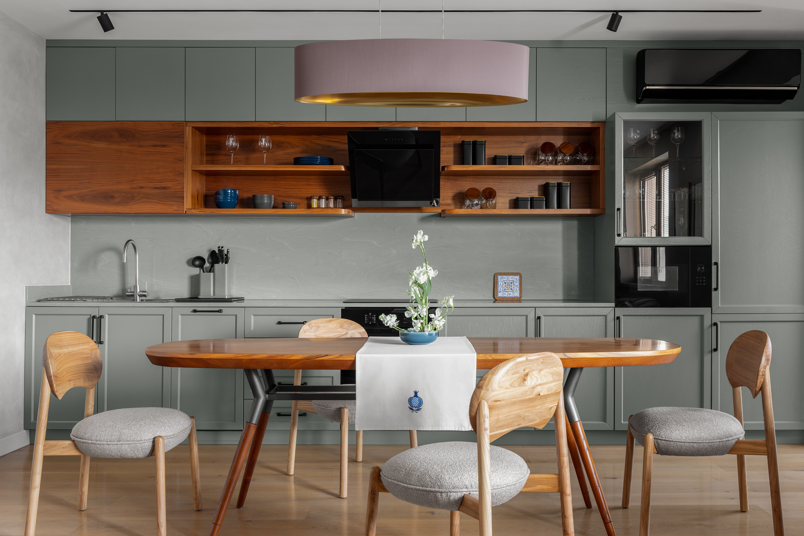 Иван Борисочкин — Восточный парк. Roman Yakunin — interior photographer in Almaty, Kazakhstan