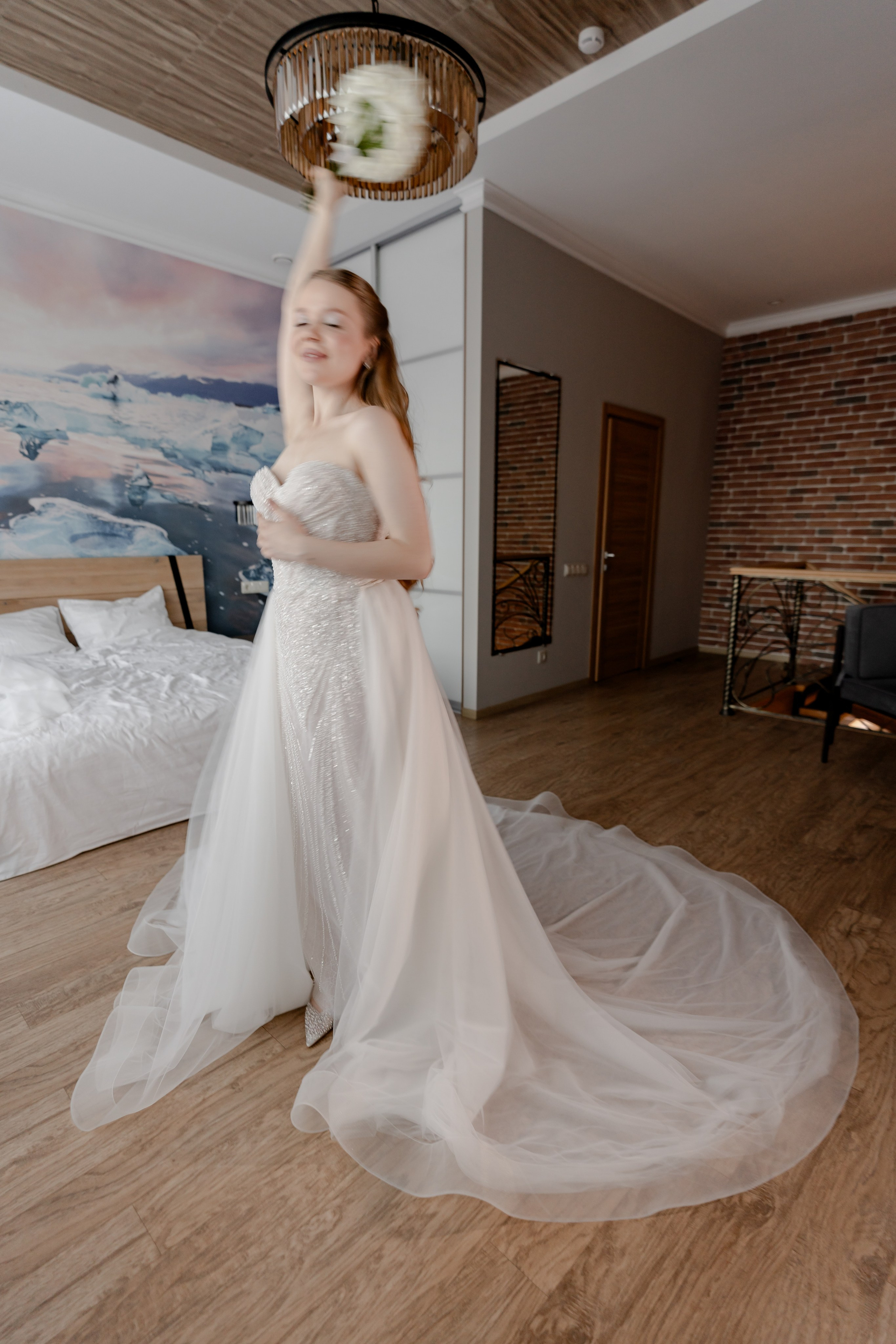 СВАДЕБНАЯ СЬЕМКА СБОРОВ В ОТЕЛЕ И ВЫЕЗД НА ЦЕРЕМОНИЮ (СНЯТО В СИБИРЕ В НИЖНЕВАРТОВСКЕ)М. Профессиональный фотограф, Санкт-Петербург — Виктория Богомолова