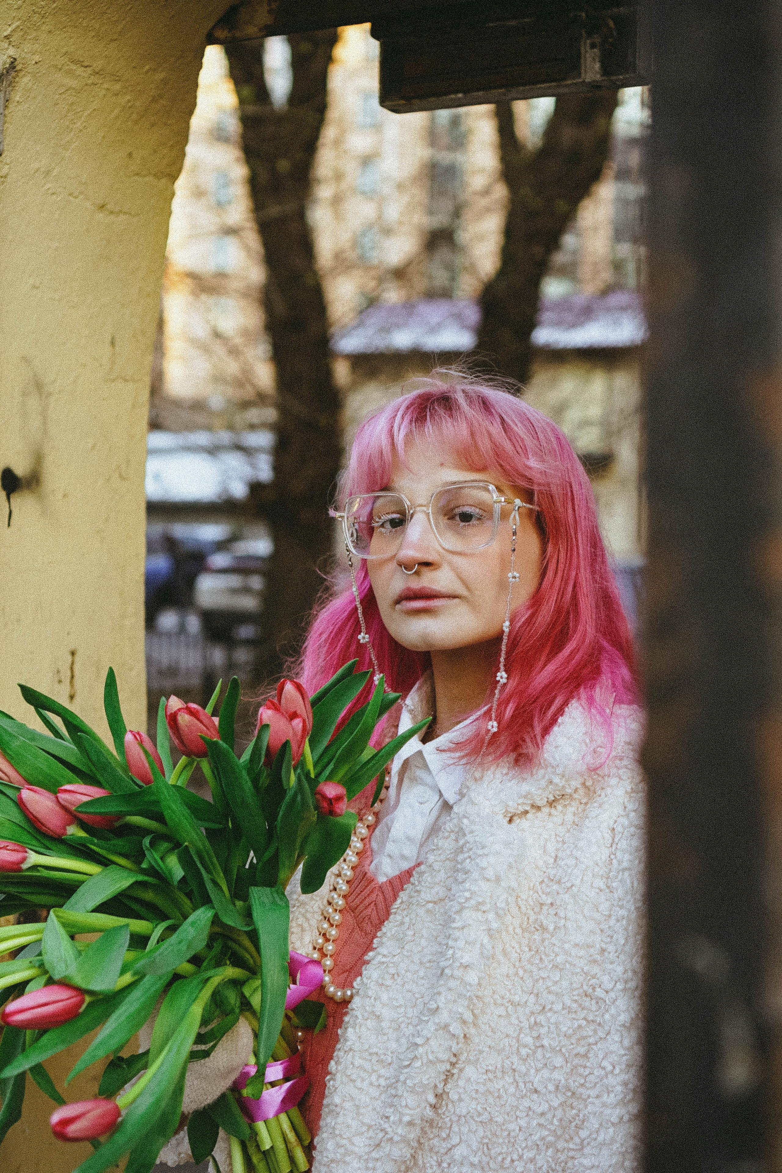 Прогулочная фотосессия с тюльпанами. Профессиональный фотограф, Санкт-Петербург — Виктория Богомолова