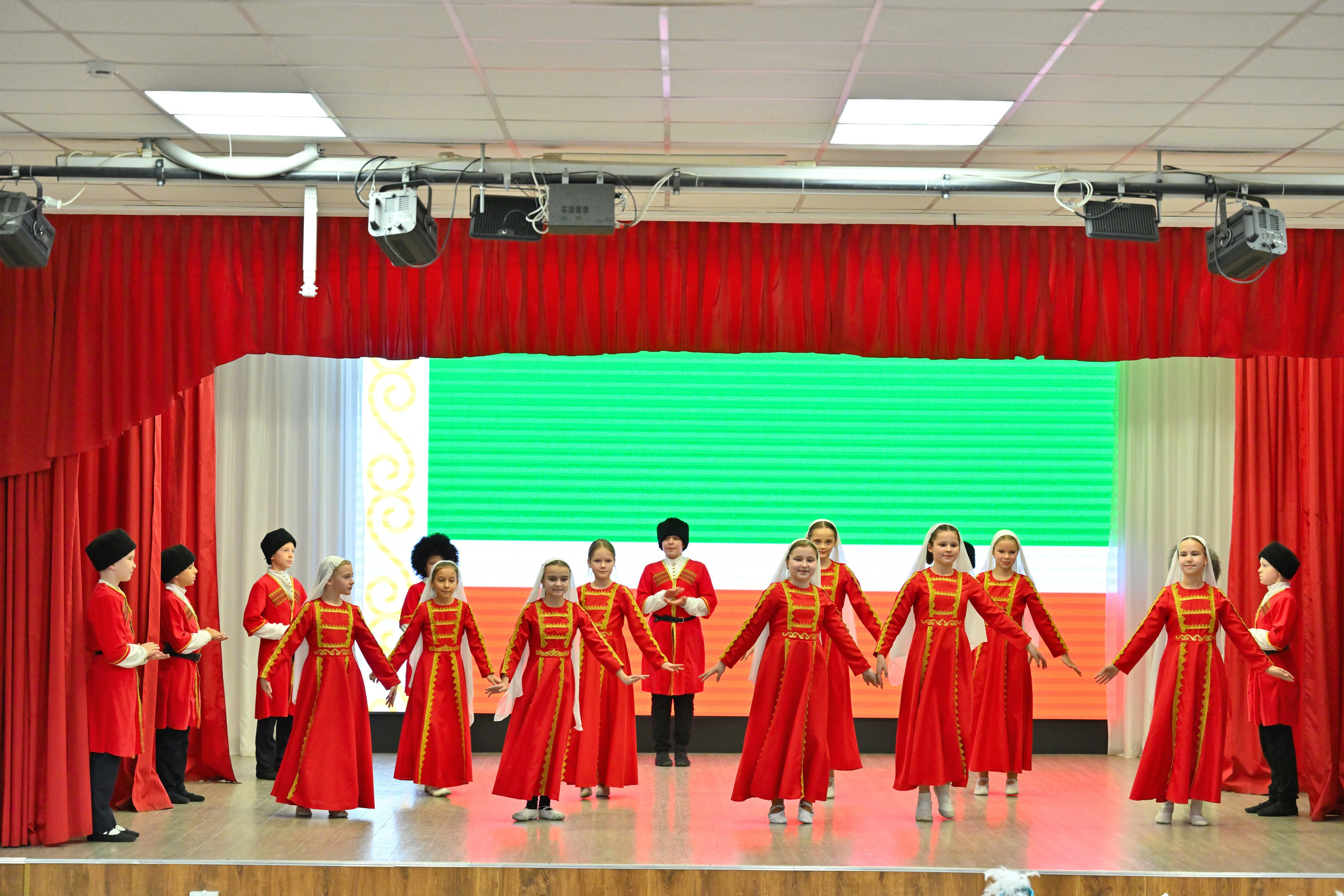 2025-11-21 День семьи 127. Снежинск фото Андрианов