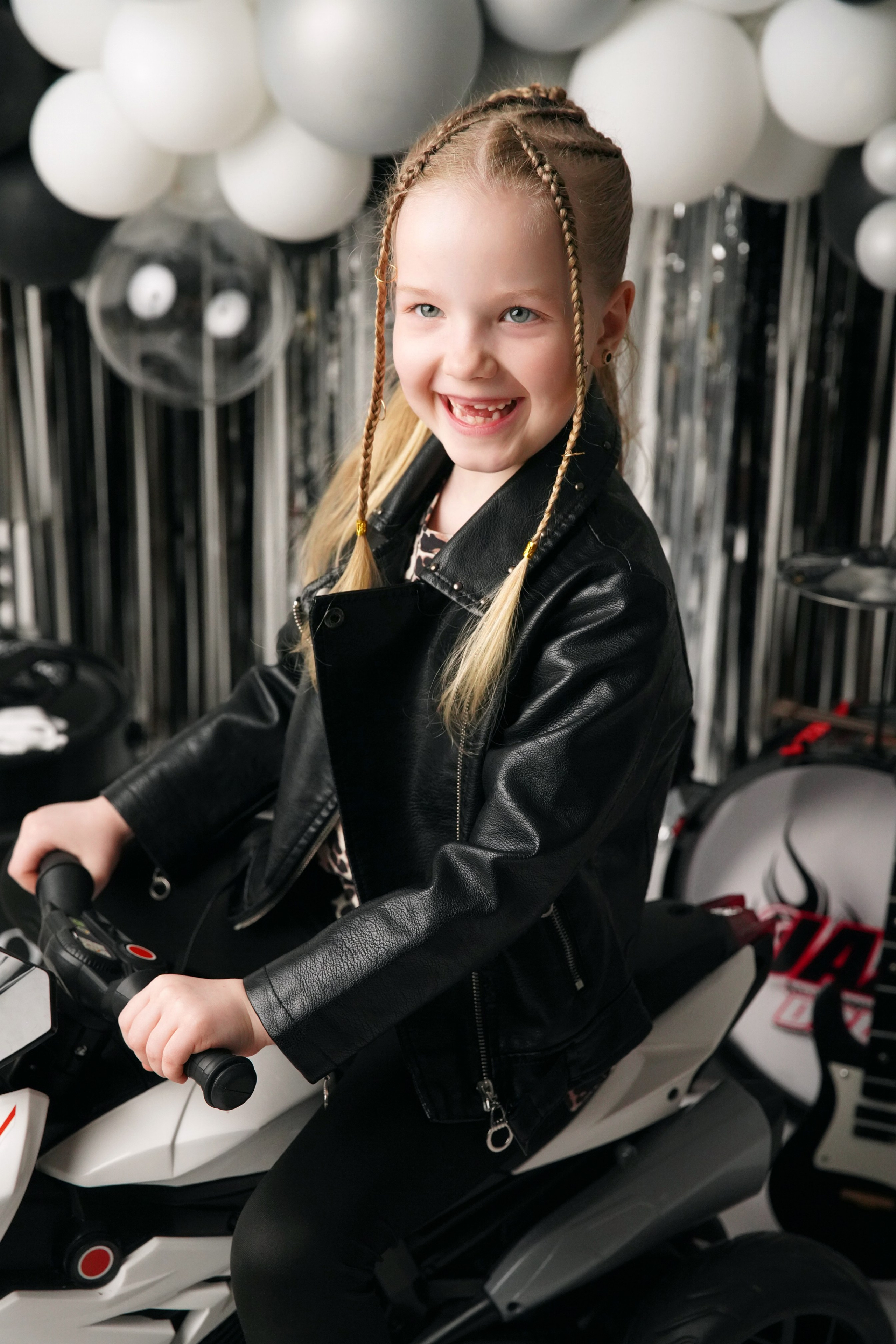 Байкер. Фотограф новорожденных. Семейный и детский фотограф в городе Сургуте