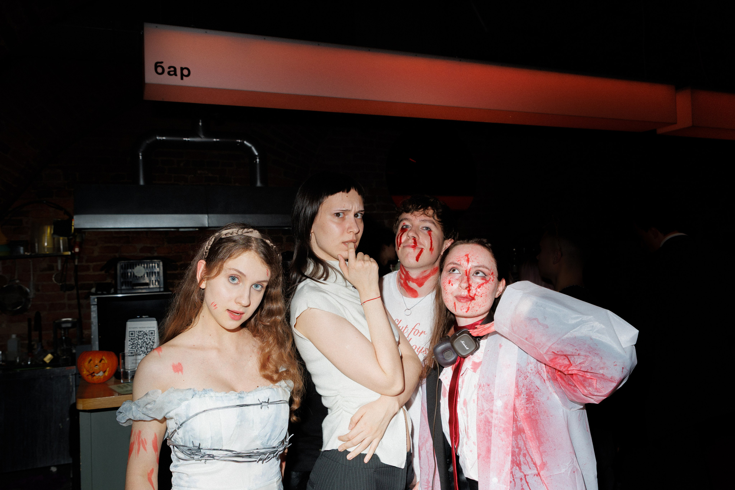 Halloween в баре «Mishka». Портретный фотограф Алина Хаунина