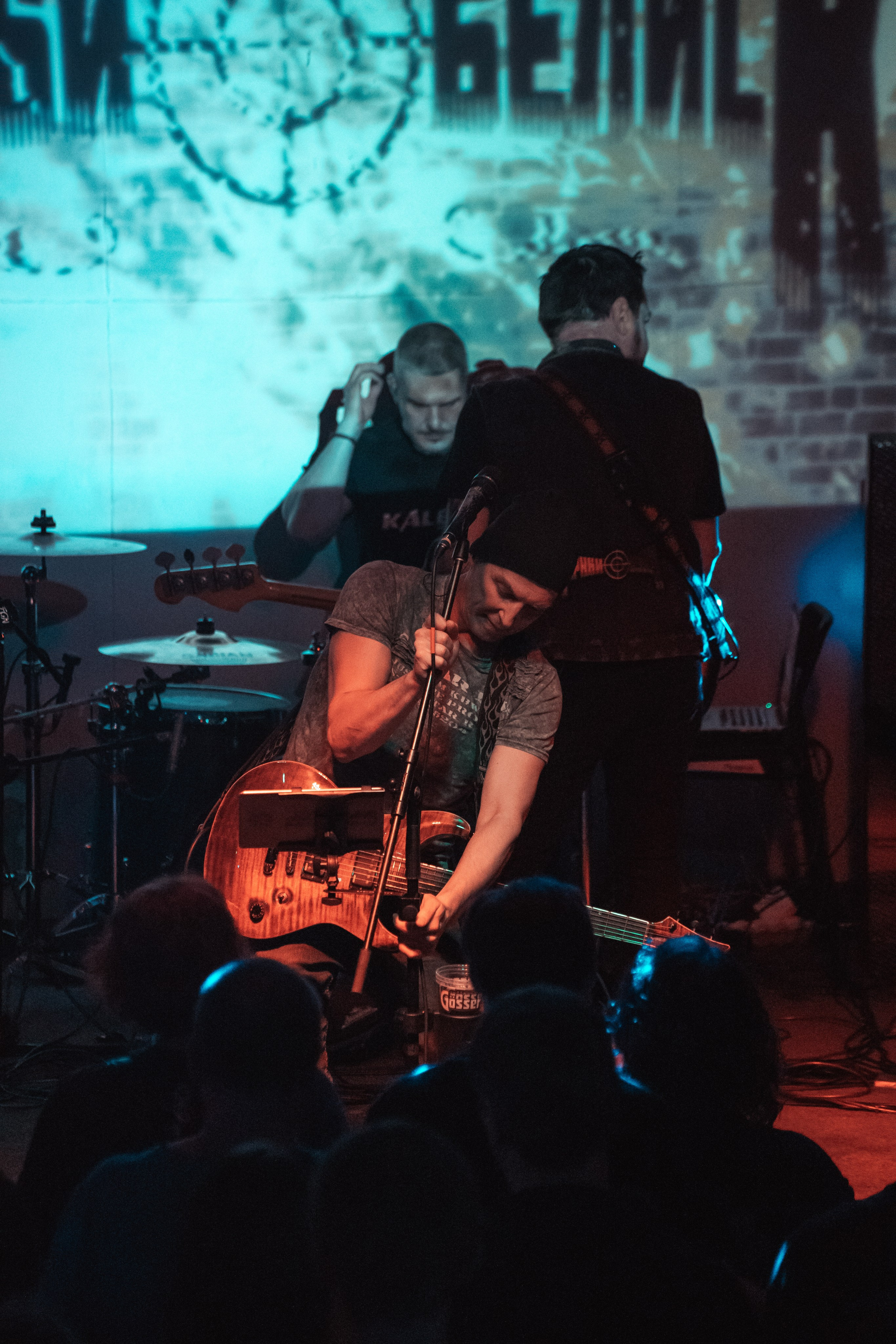 Черный обелиск. Красноярск, 08.04.2025, Эрмитаж. Фотограф Регина Крикунова г. Красноярск