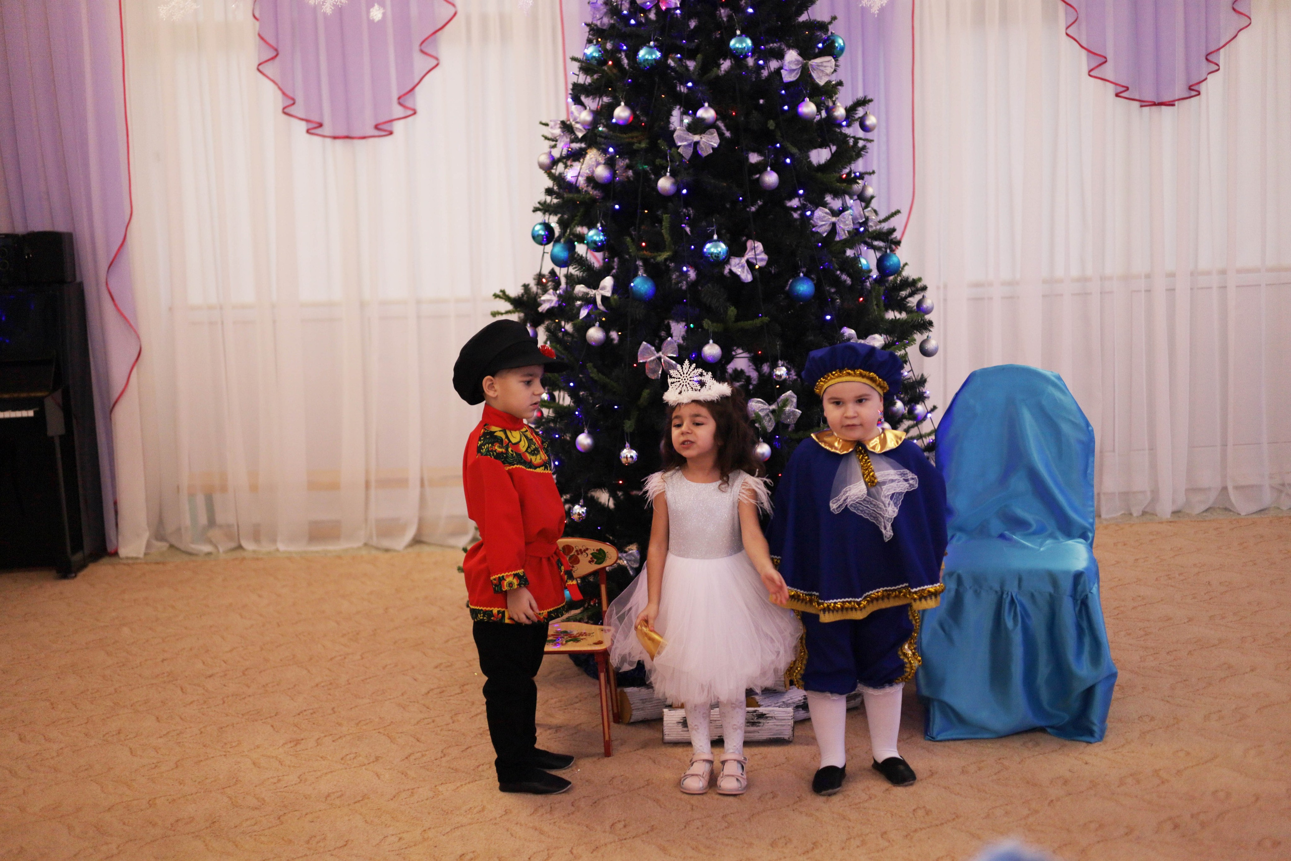 Прайс фото и видеосъемка вручение аттестатов и утренников в детском саду. Свадебный фотограф ростовская область