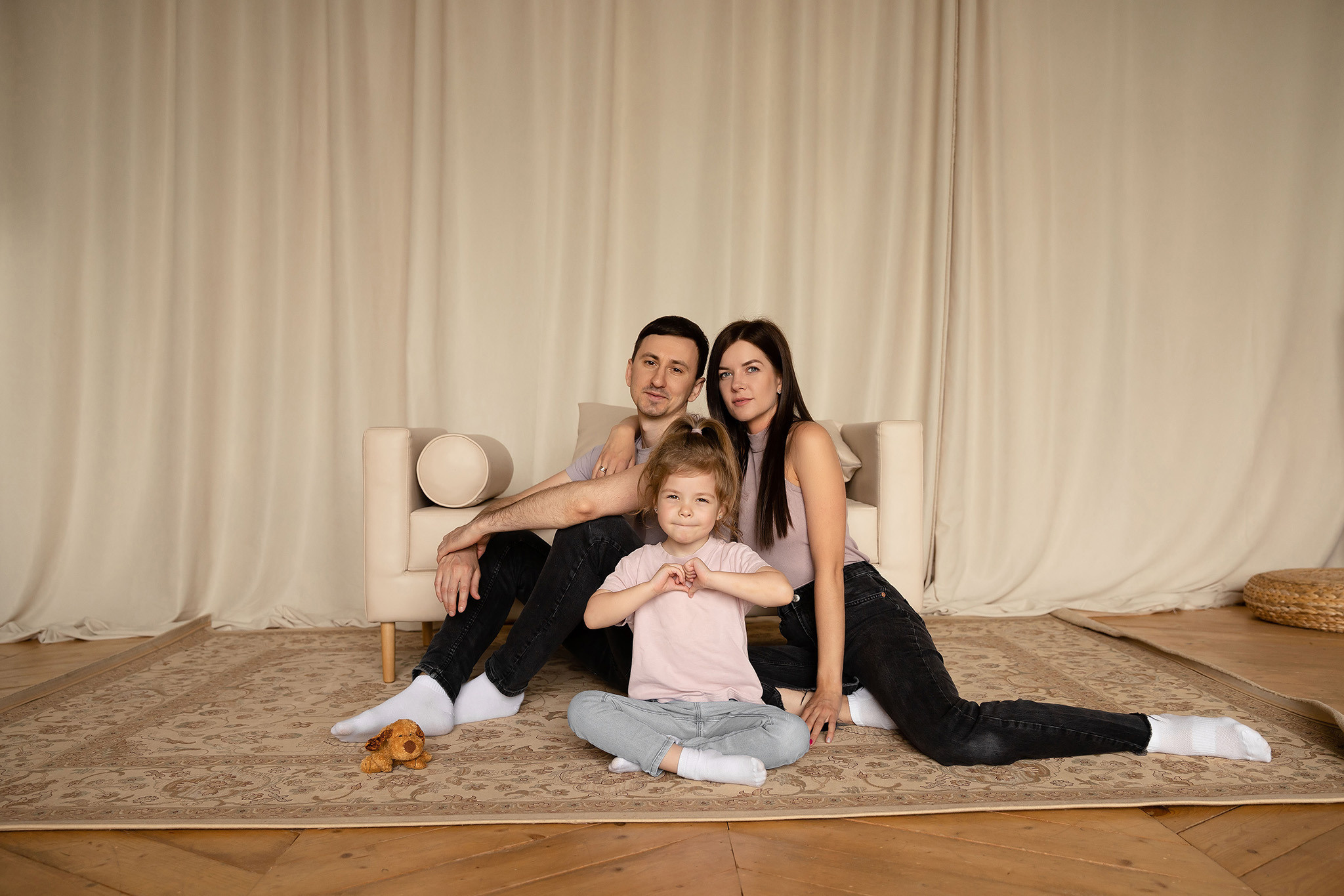 Семейная фотосессия в студии в Краснодаре. Семейный и свадебный фотограф в Краснодаре. Кристина Ендальцева