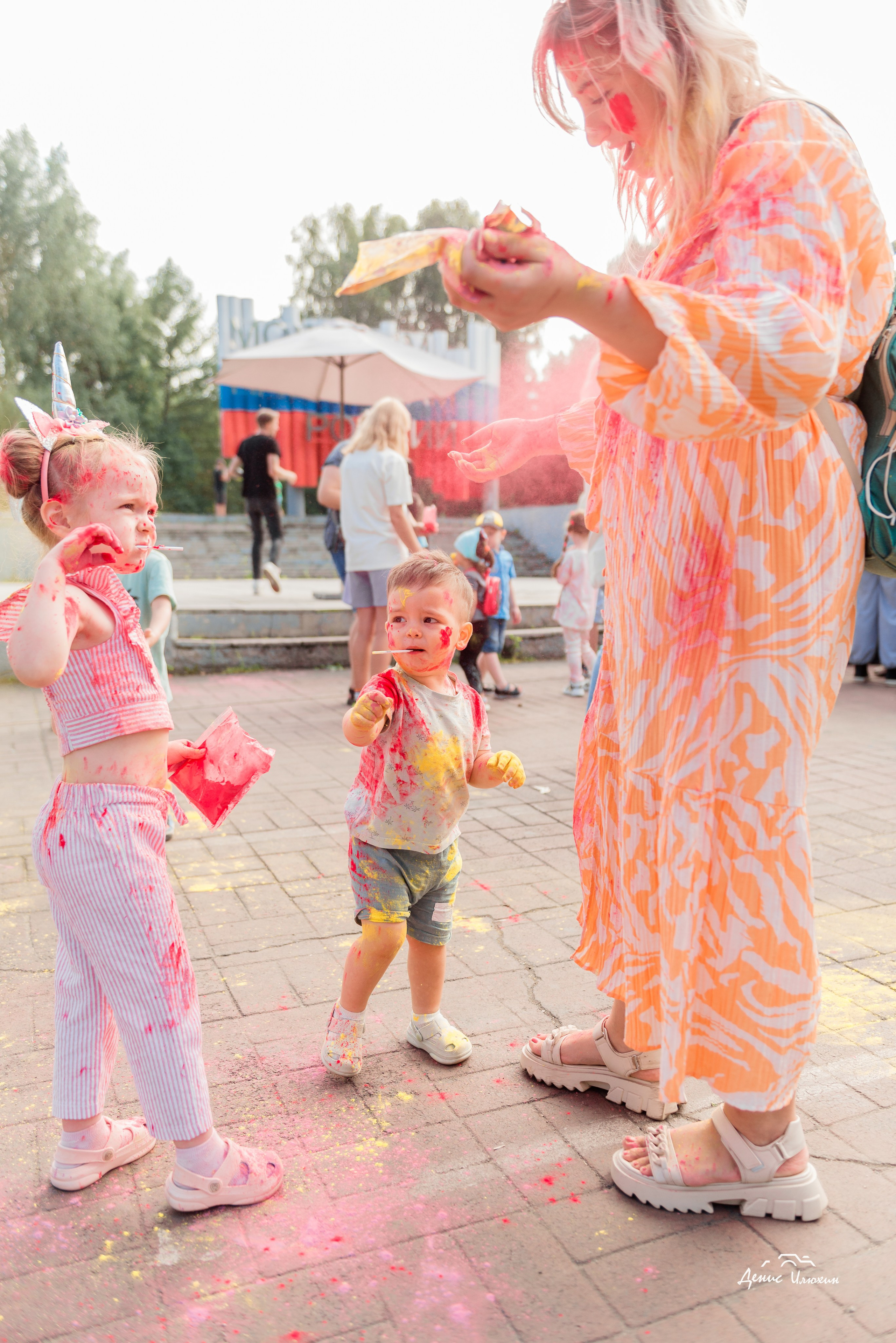 Краски Холи в Комсомольском Парке 2023. Детский фотограф, семейный фотограф и репортажи в Кемерово