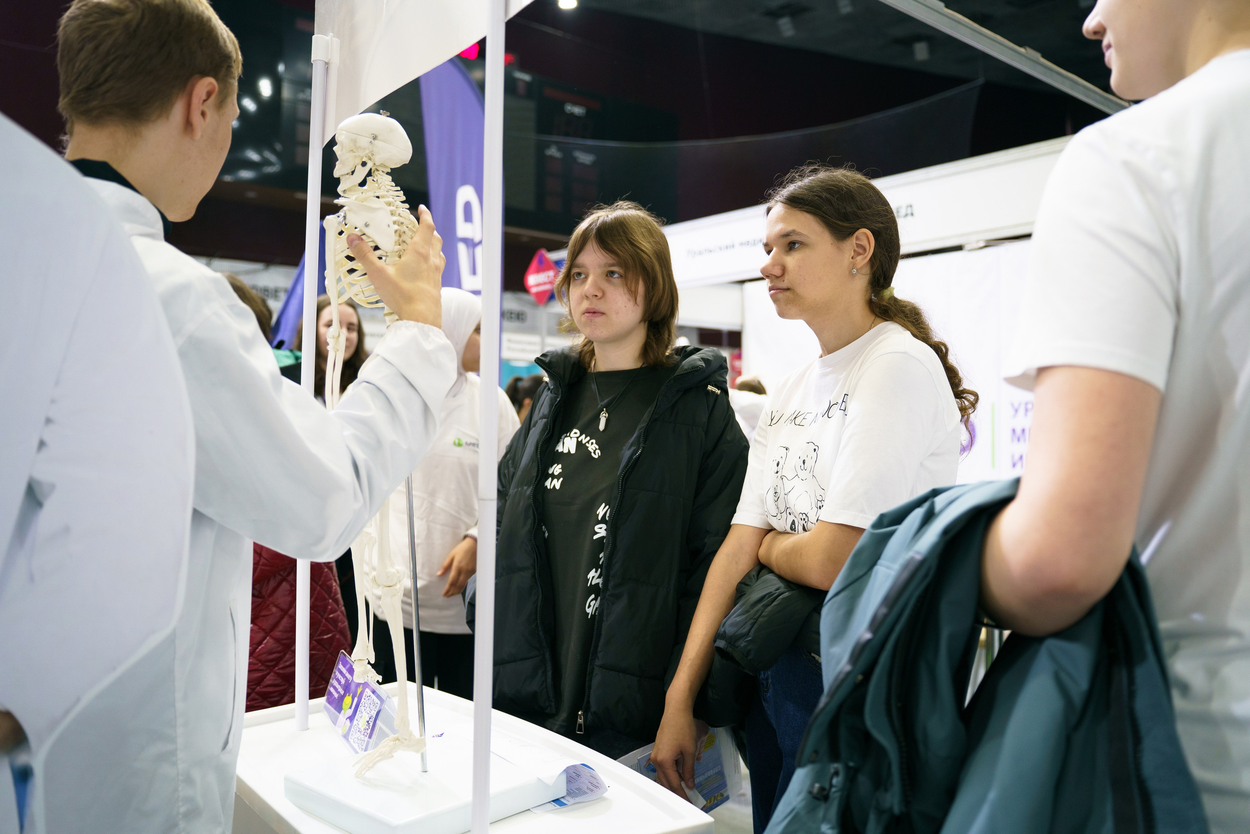 Выставка Абитуриент. Видеограф и Фотограф в Челябинске Ксения и Владимир Рюмины