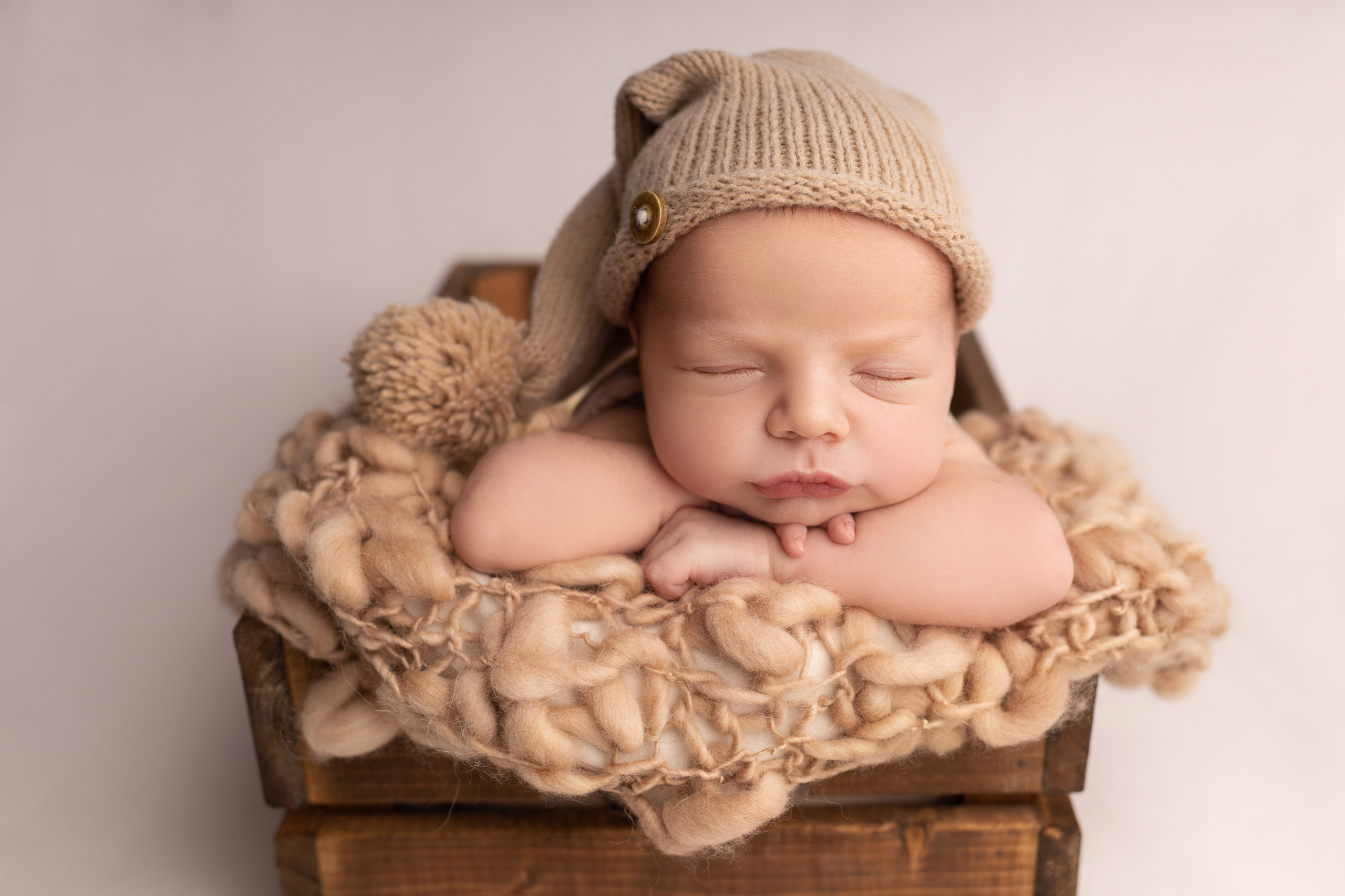 Классическая фотосессия малыша. Фотограф новорожденных малышей в Омске и Омской области Эльвира Камаева