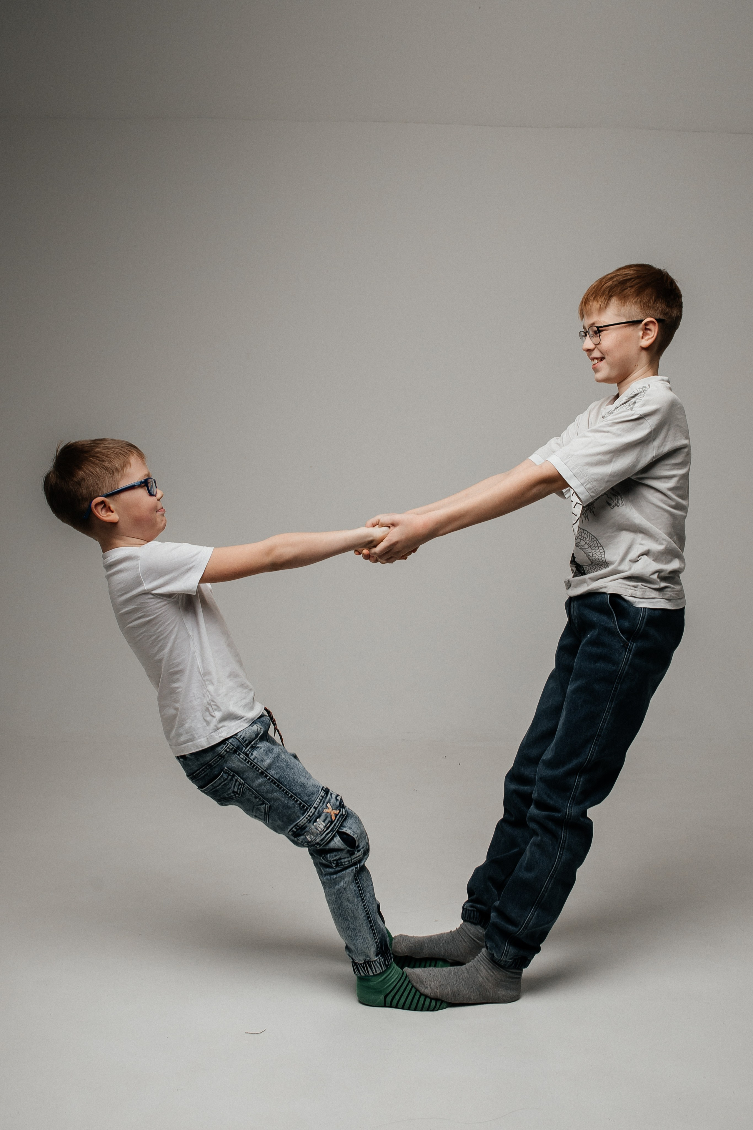 Семья Анны и Дмитрия. Фотограф в Иркутске Анастасия Кись. Студийная фотосессия беременности в тканях Иркутск. Семейная фотосессия, ПОРТРЕТ «ПОКОЛЕНИЕ»