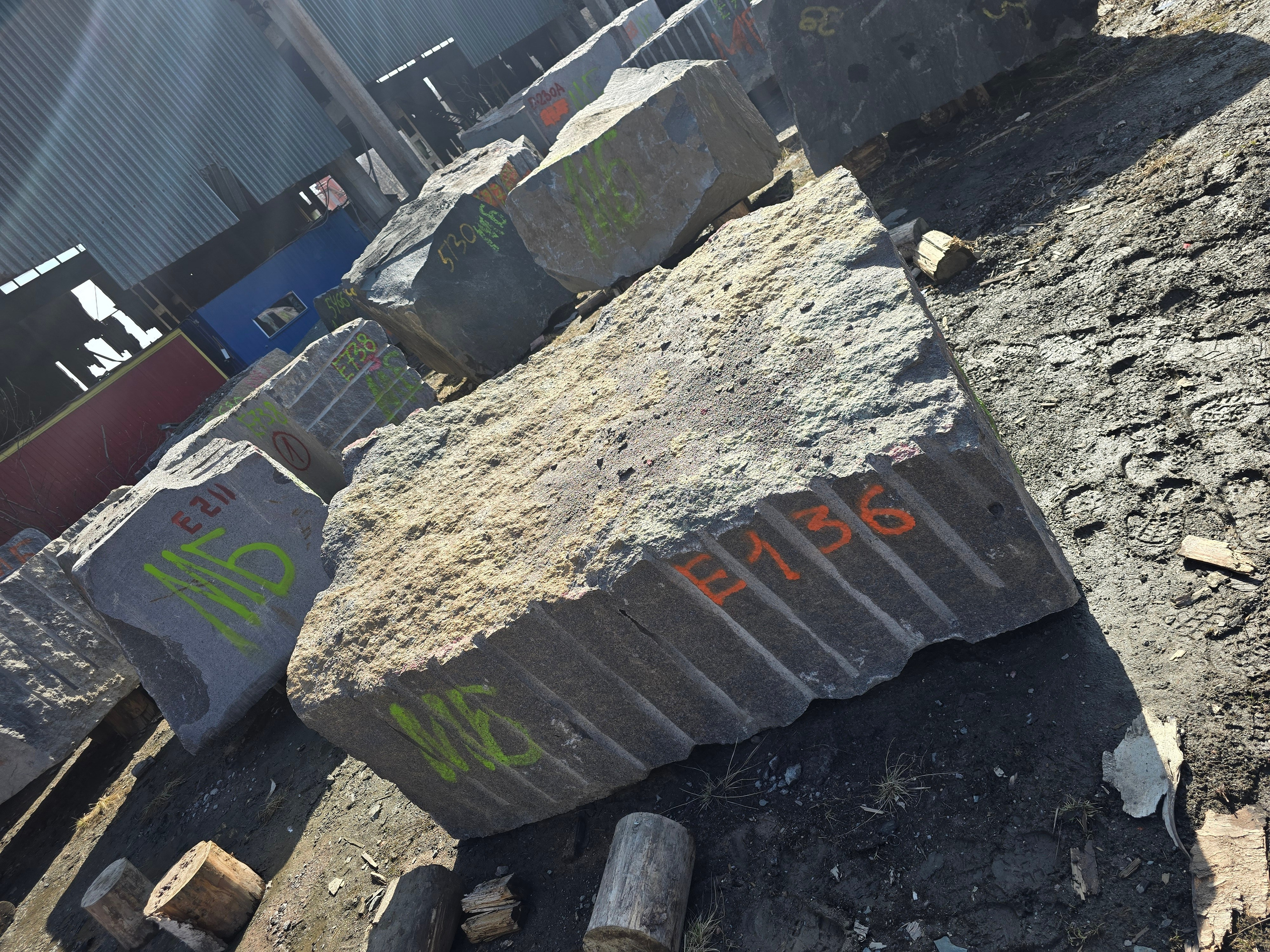 Петрозаводск. МБ Байковы. Гранит и камень из сердца Карелии