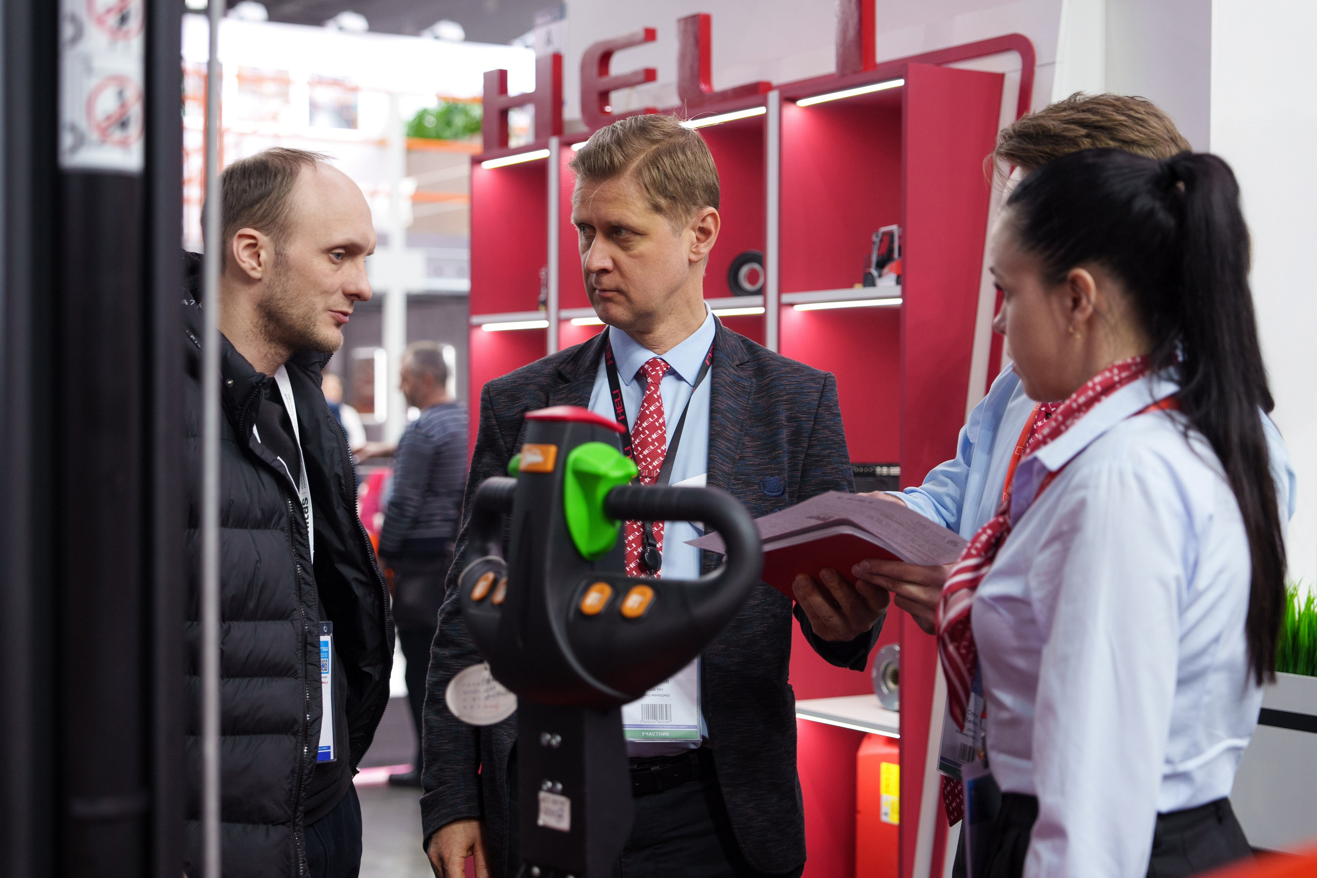 HELI. Стенд в Крокус Экспо. Фотограф Саша Блюз