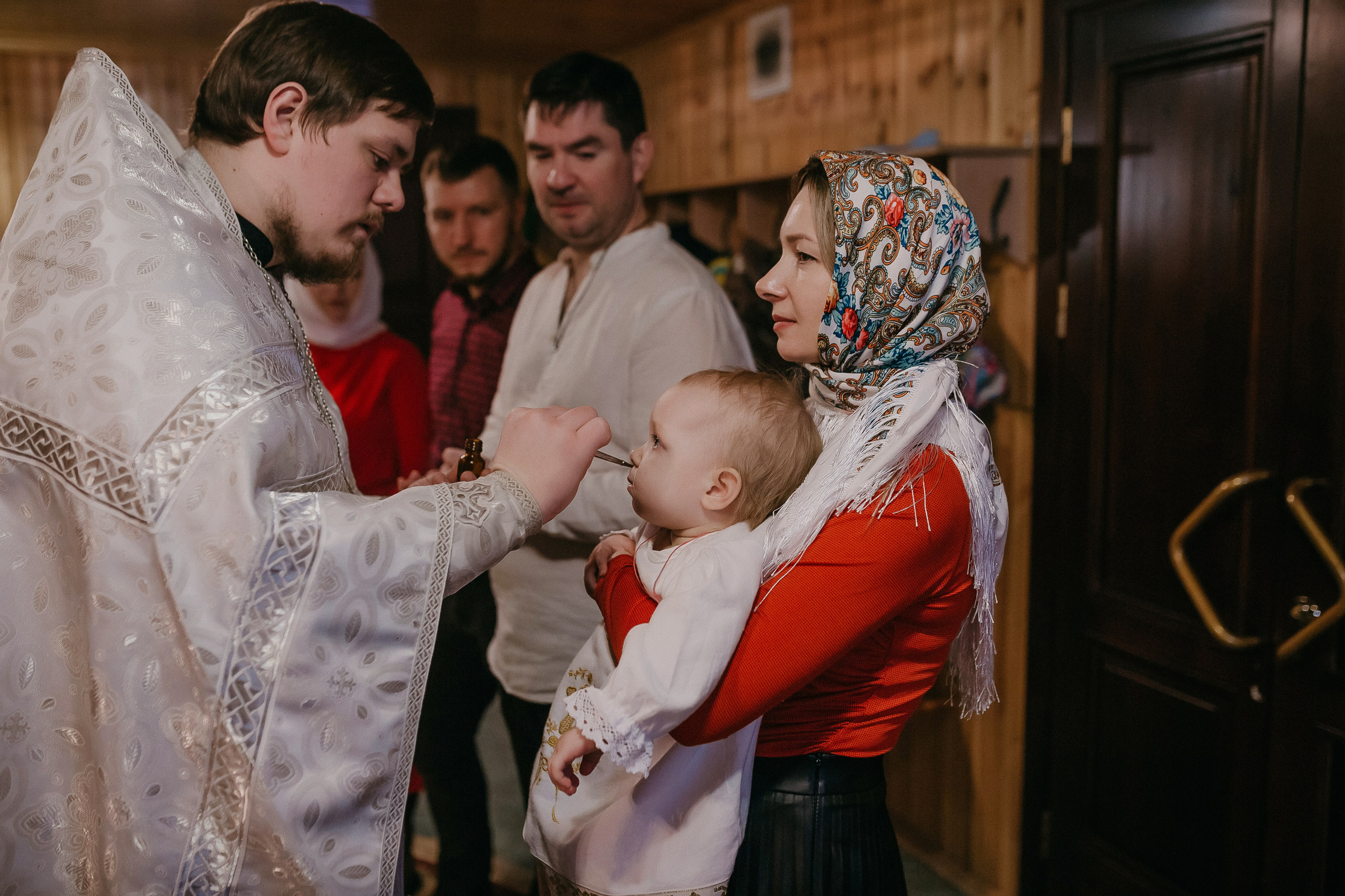 Крещение Ксении. Храм Симеона Верхотурского п.Барсово. Семейный фотограф в Сургуте